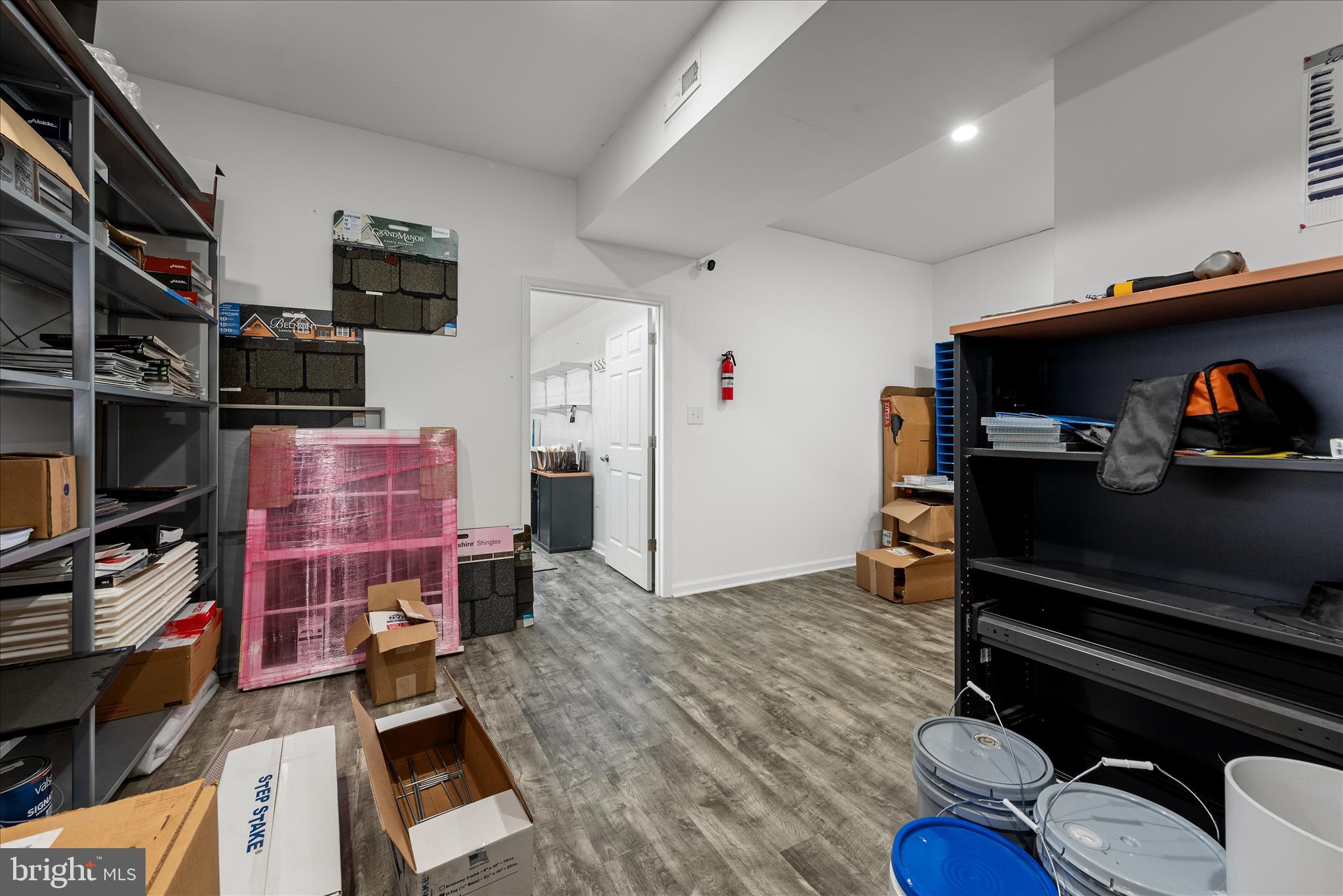 MILIC COMMERCIAL CENTER - Commercial Sale