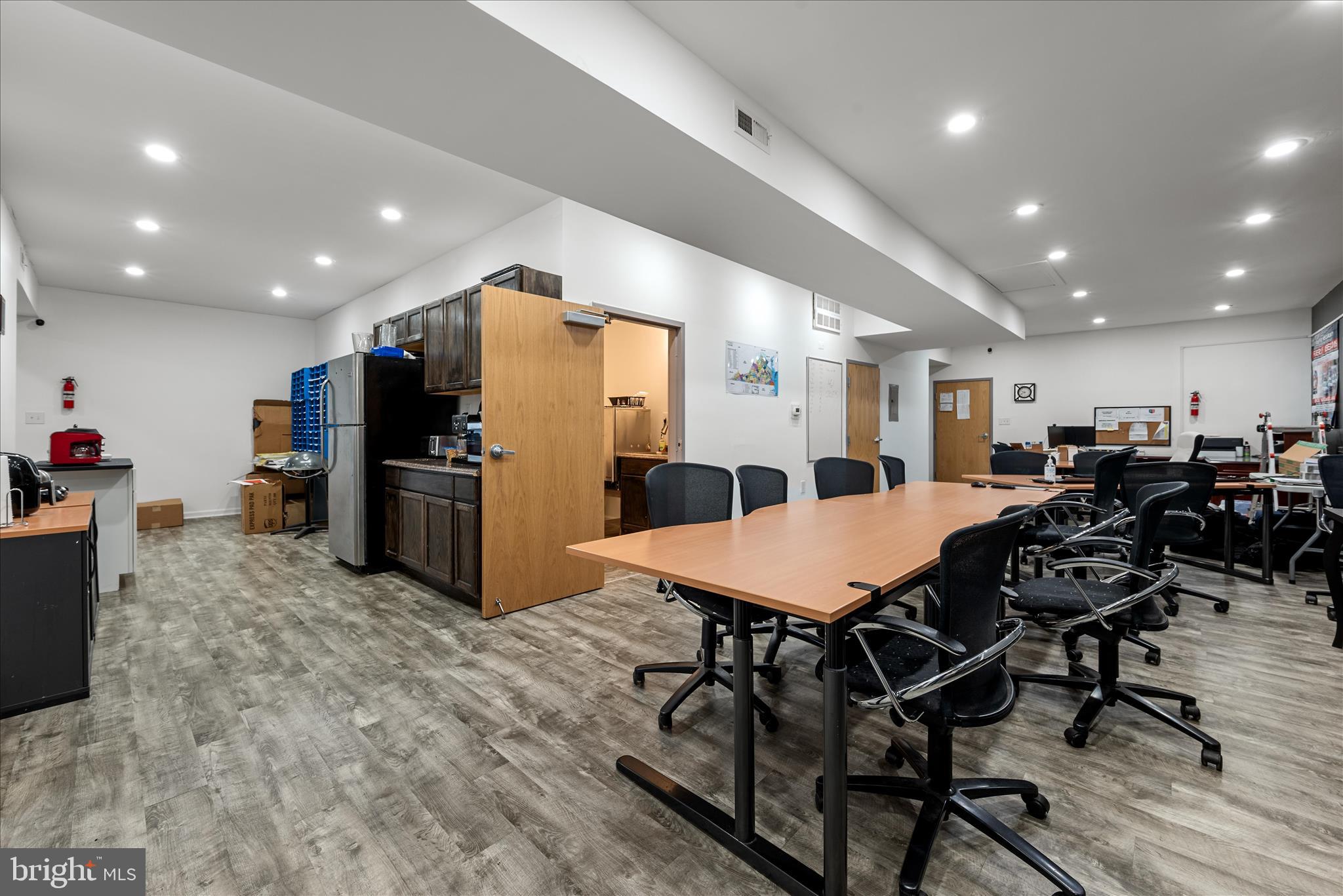 MILIC COMMERCIAL CENTER - Commercial Sale