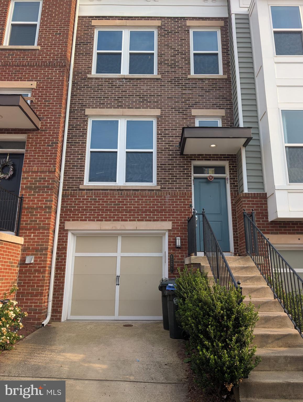 **FOR RENT**Meticulously cared for 3 bed, 3 & 1/2 bath Town Home in sought after Brambleton Landbay! Available for immediate move in !! This exceptional home featured 3 level open floor plan, Gleaming hardwood floors throughout main level, Cable/Internet Included in HOA Fee paid by landlord***Premiere Loudoun county schooling district**Close to Major shopping. Restaurants, airport, Dulles Hi-tech Corridor and minutes to Brambleton town center & Stone Ridge Hospital. With convenient access to Route 606 and VA-267, Perfect for commuters. Enjoy an easy ride to Dulles International Airport! Metro Station < 3 miles; A Must See !!