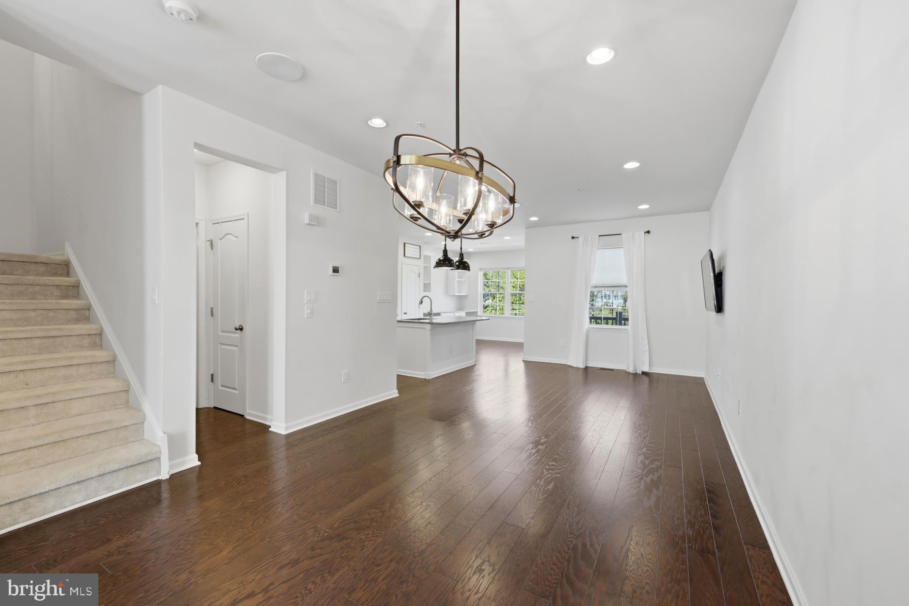 HIGH GROVE - Residential