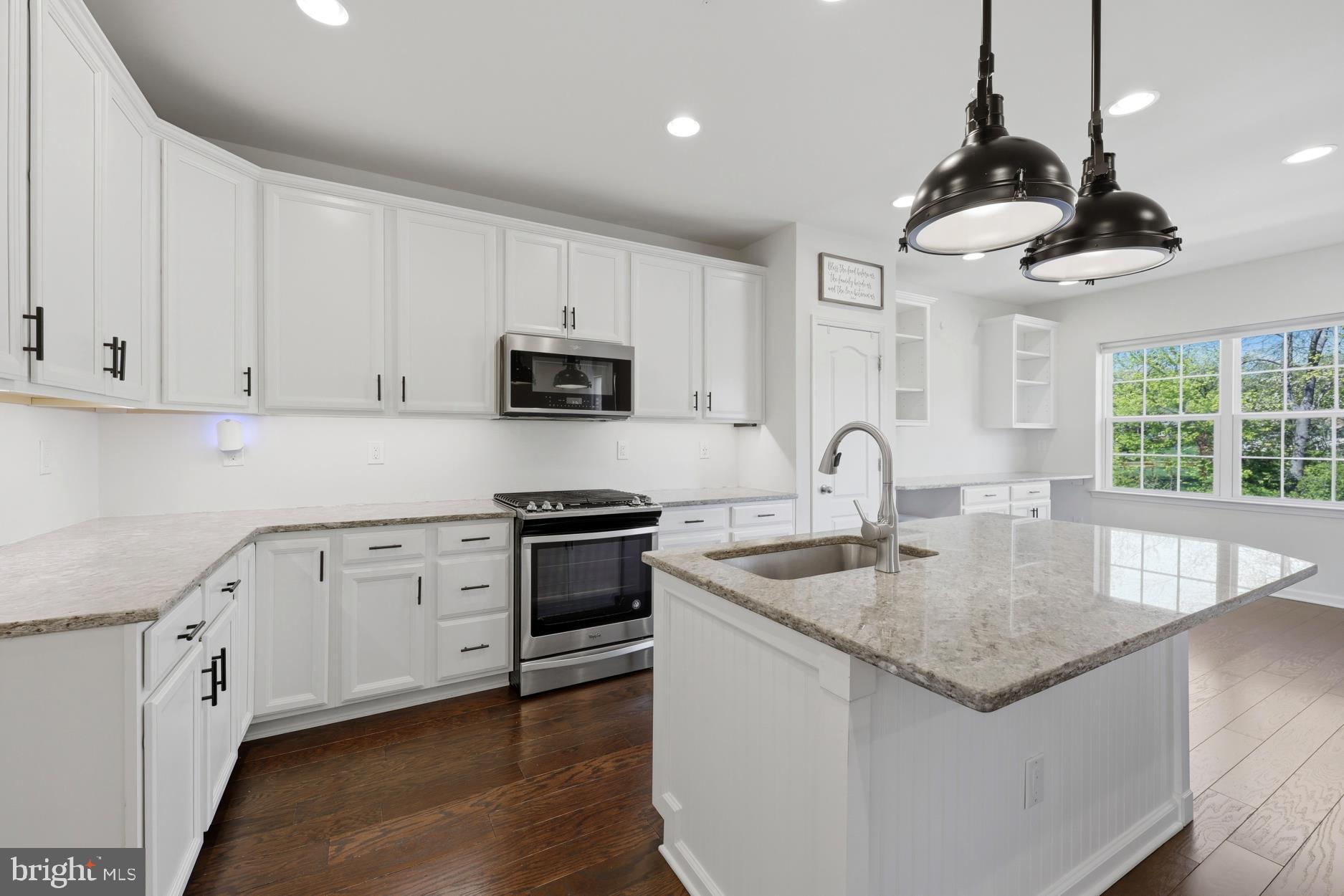 HIGH GROVE - Residential