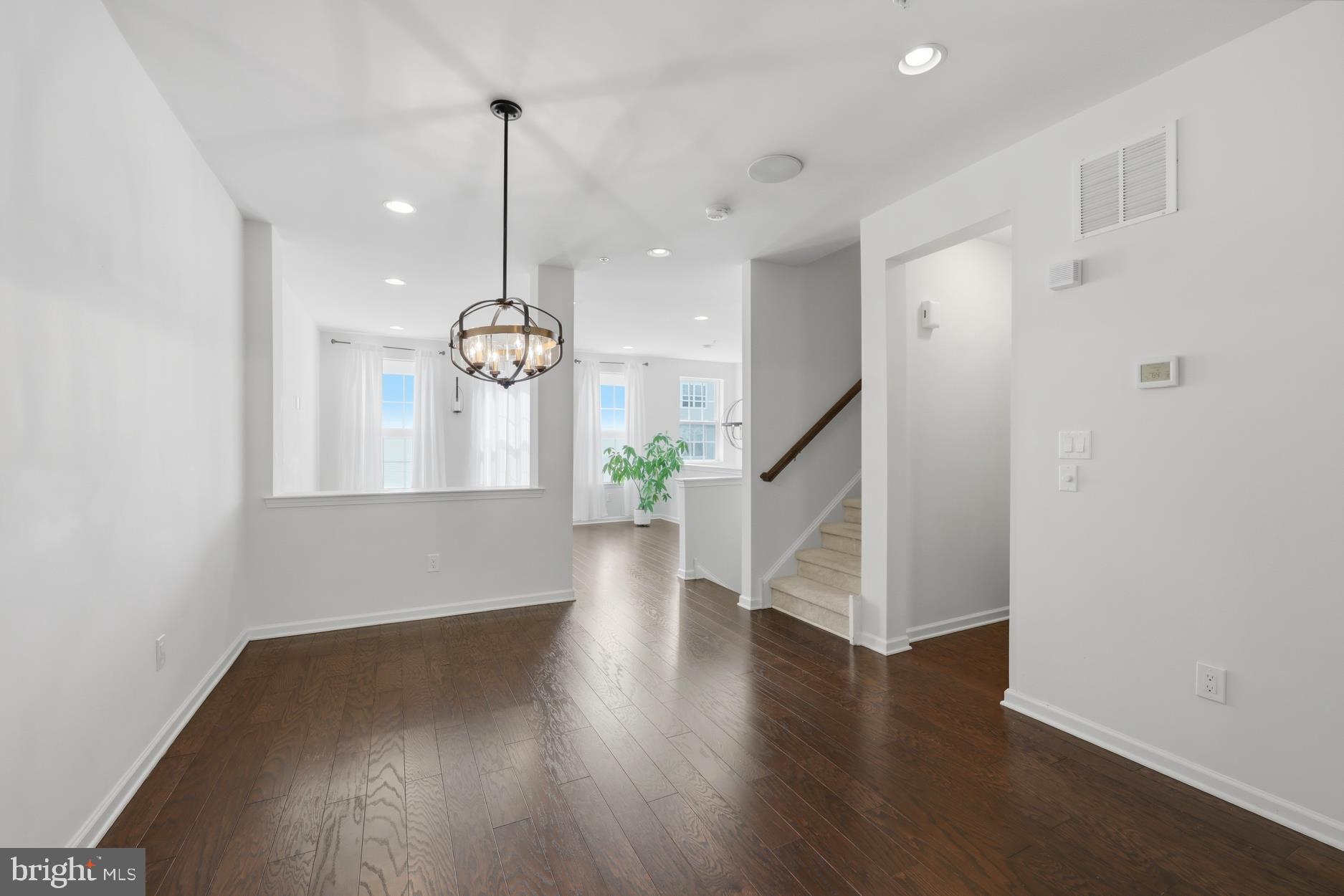 HIGH GROVE - Residential