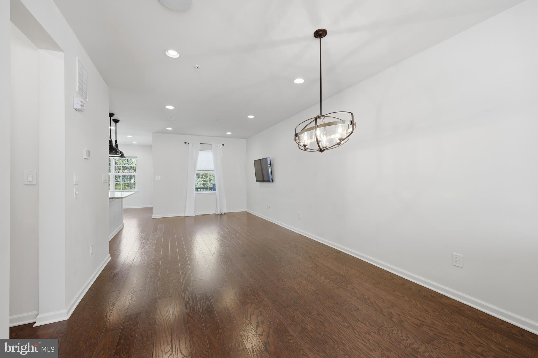 HIGH GROVE - Residential