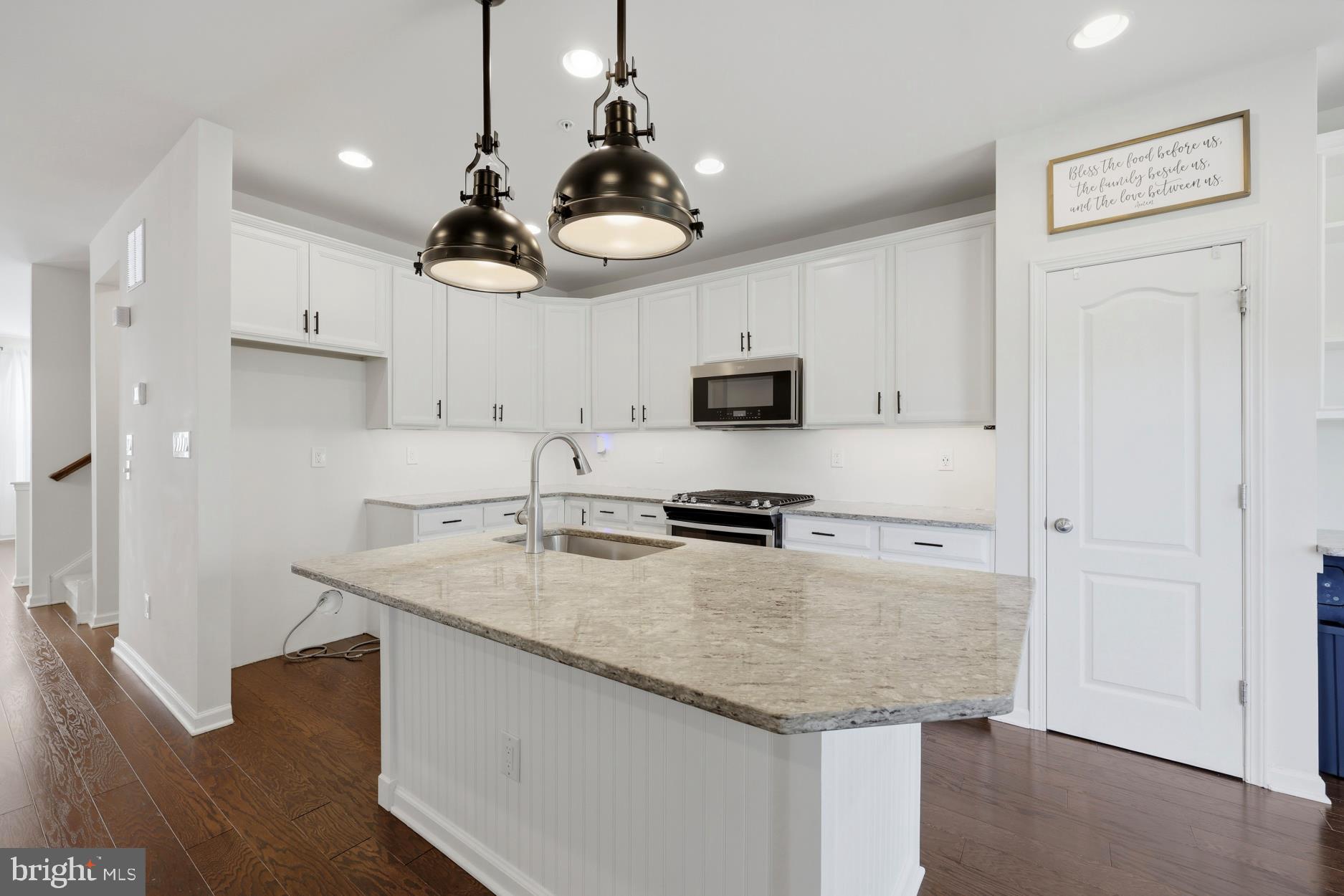 HIGH GROVE - Residential