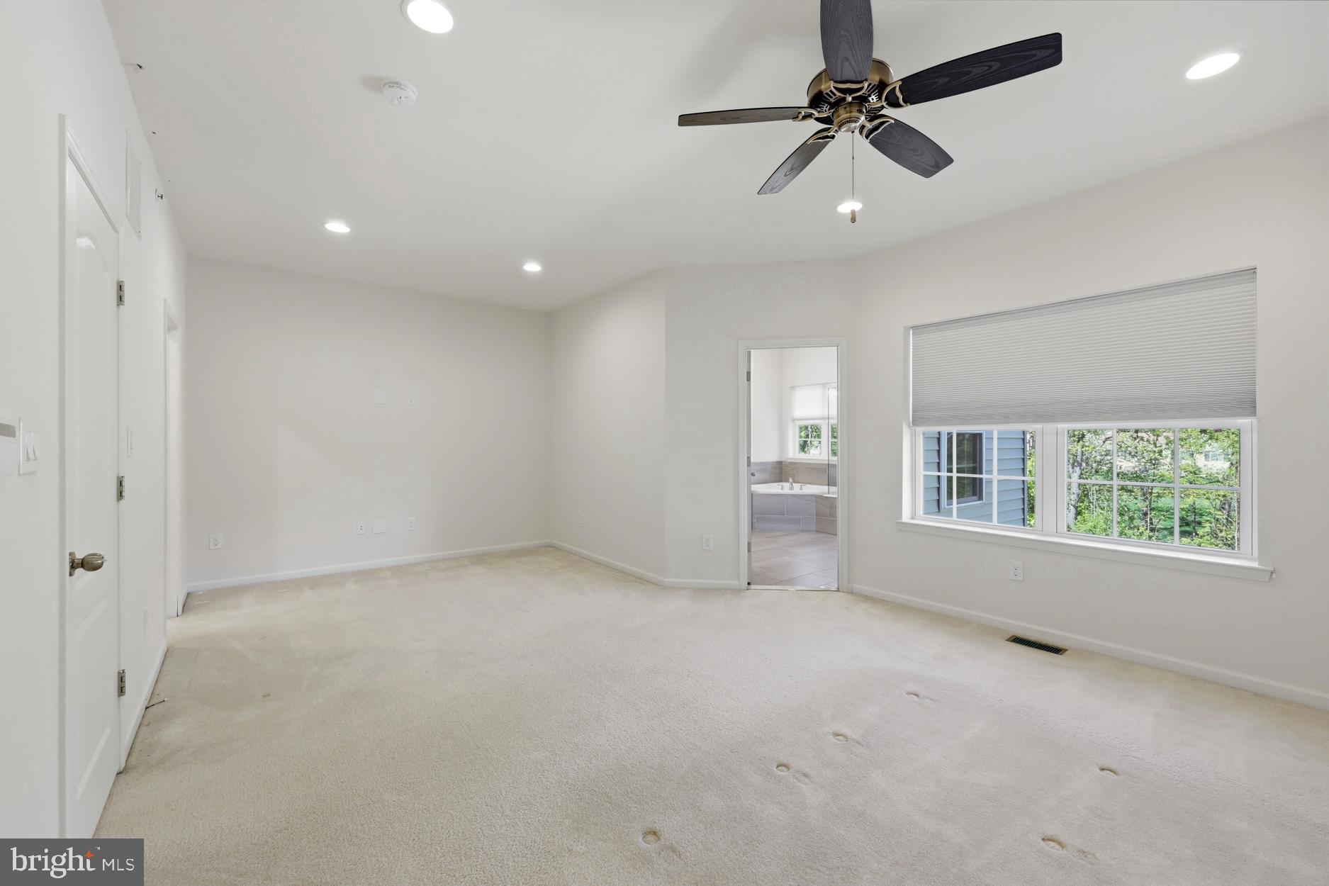 HIGH GROVE - Residential