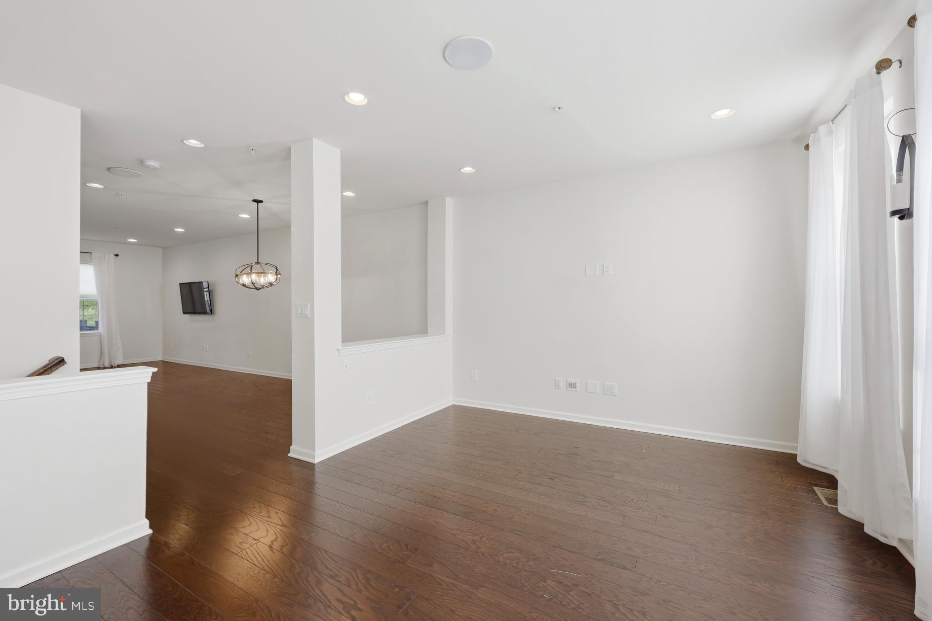 HIGH GROVE - Residential