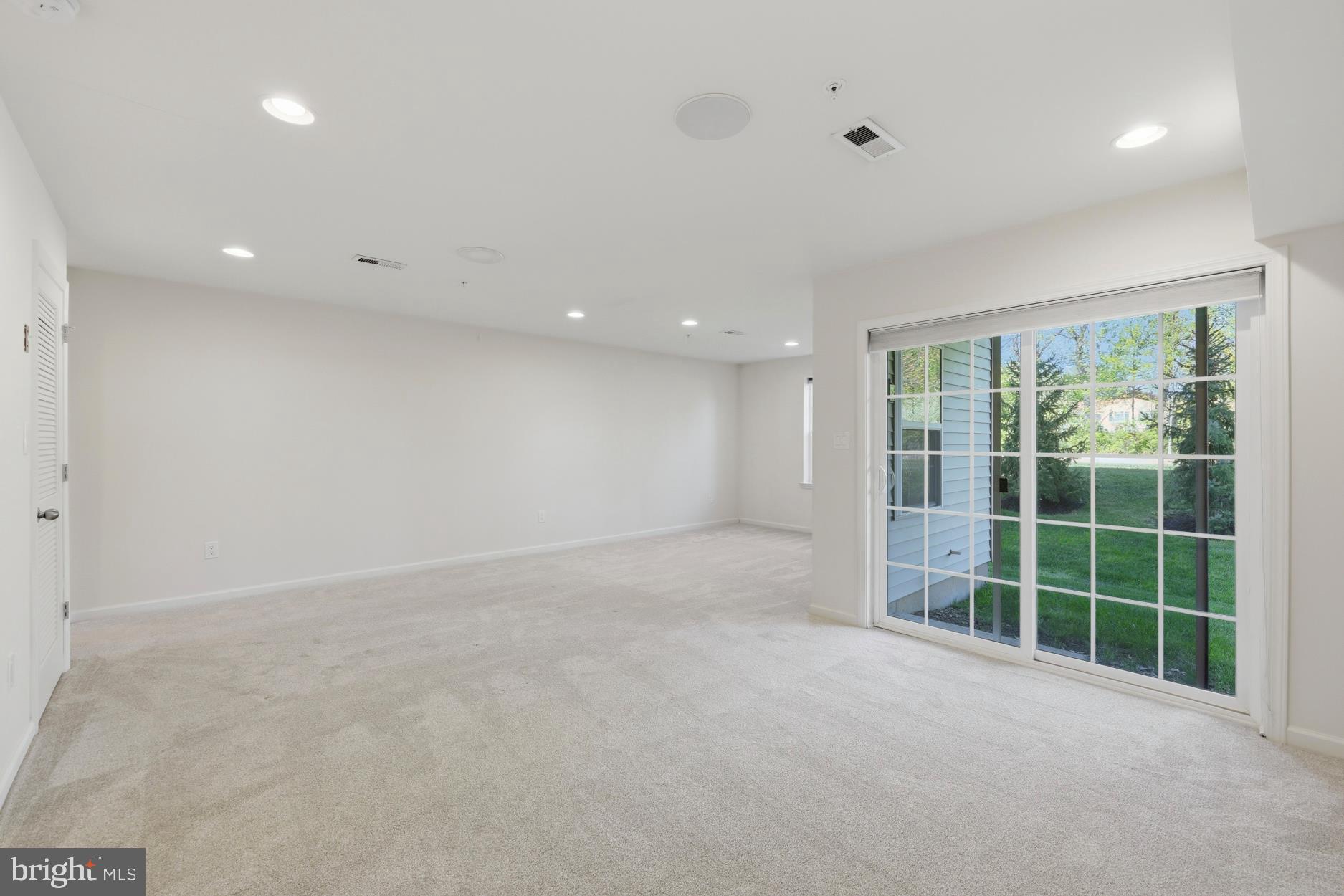 HIGH GROVE - Residential