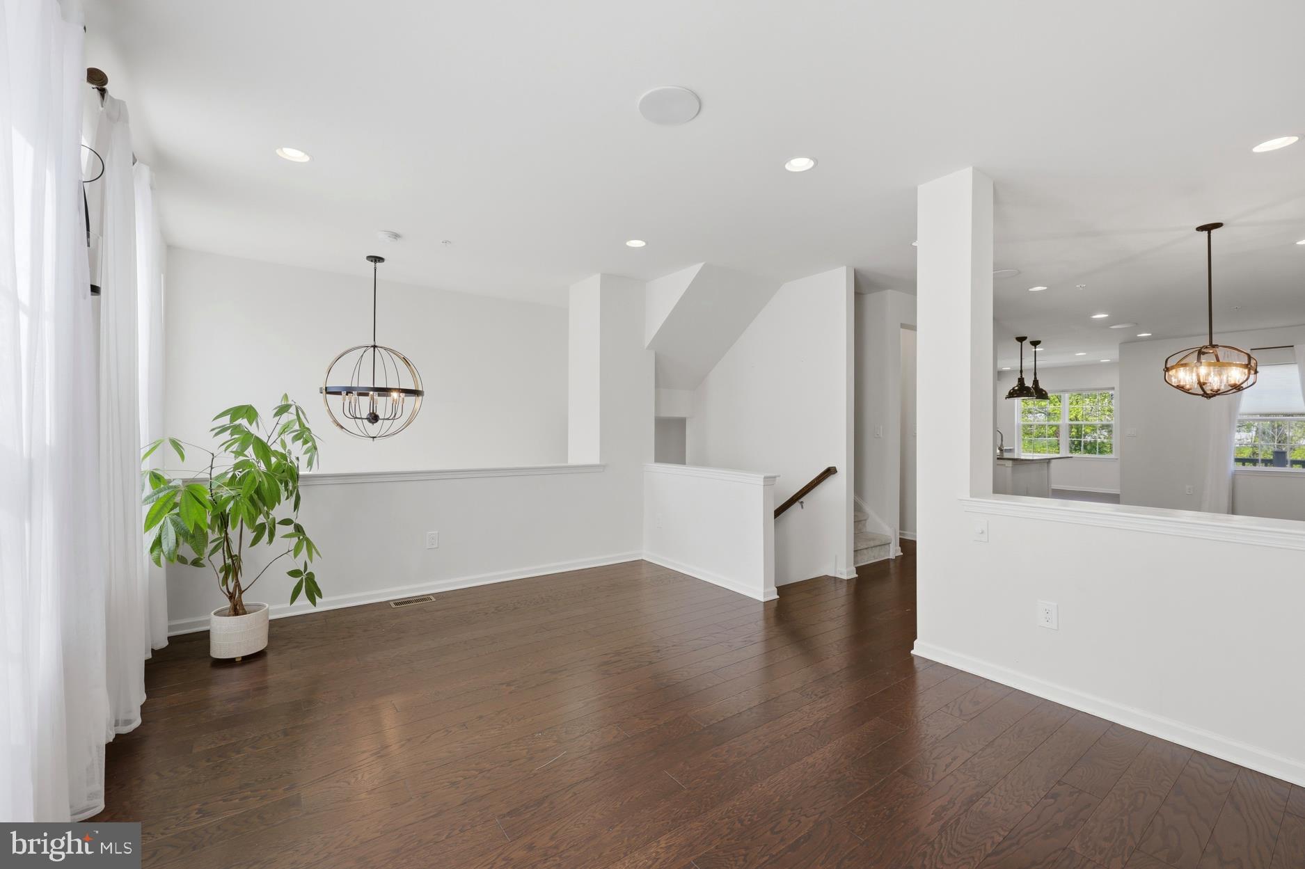 HIGH GROVE - Residential