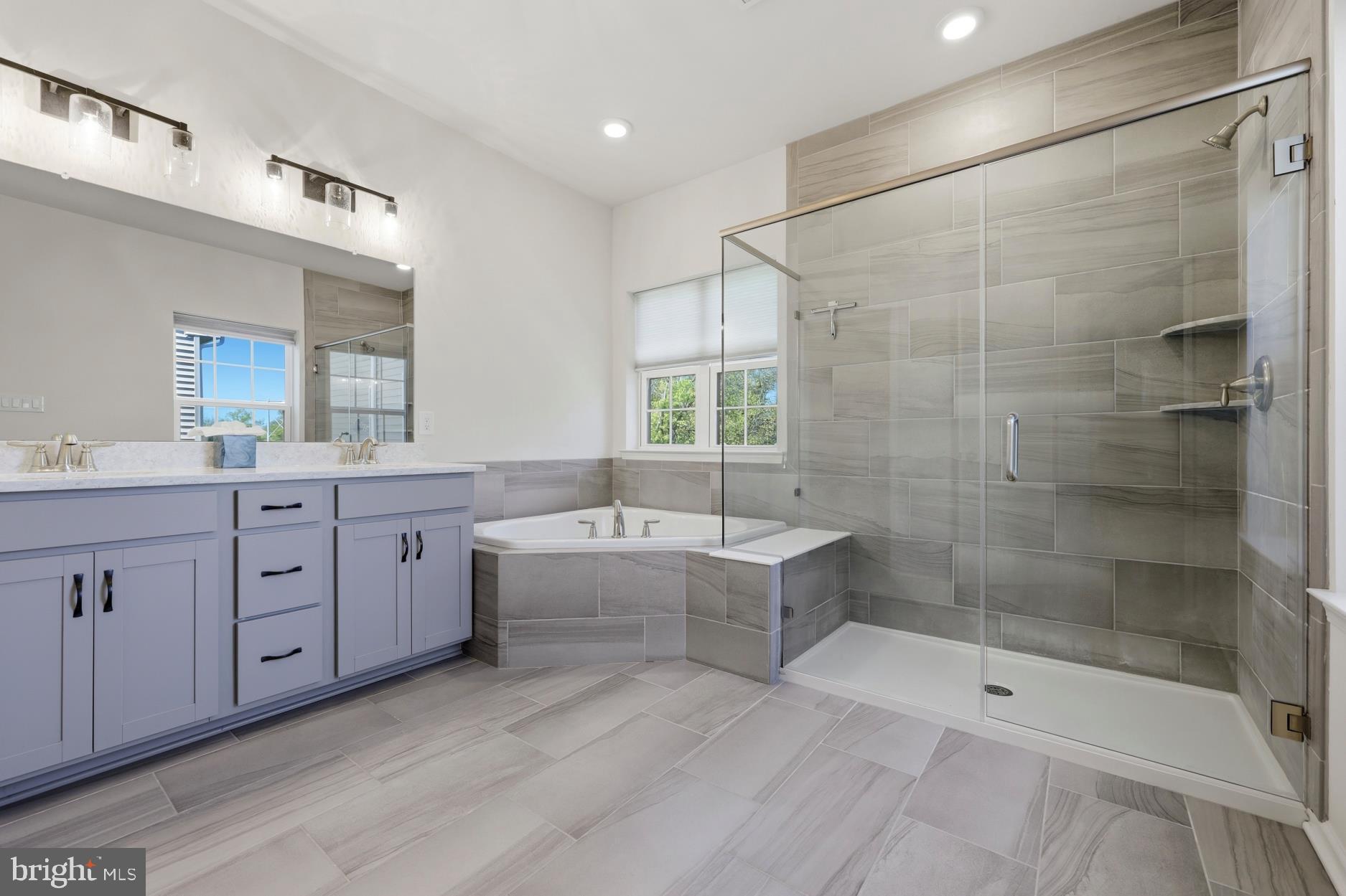 HIGH GROVE - Residential
