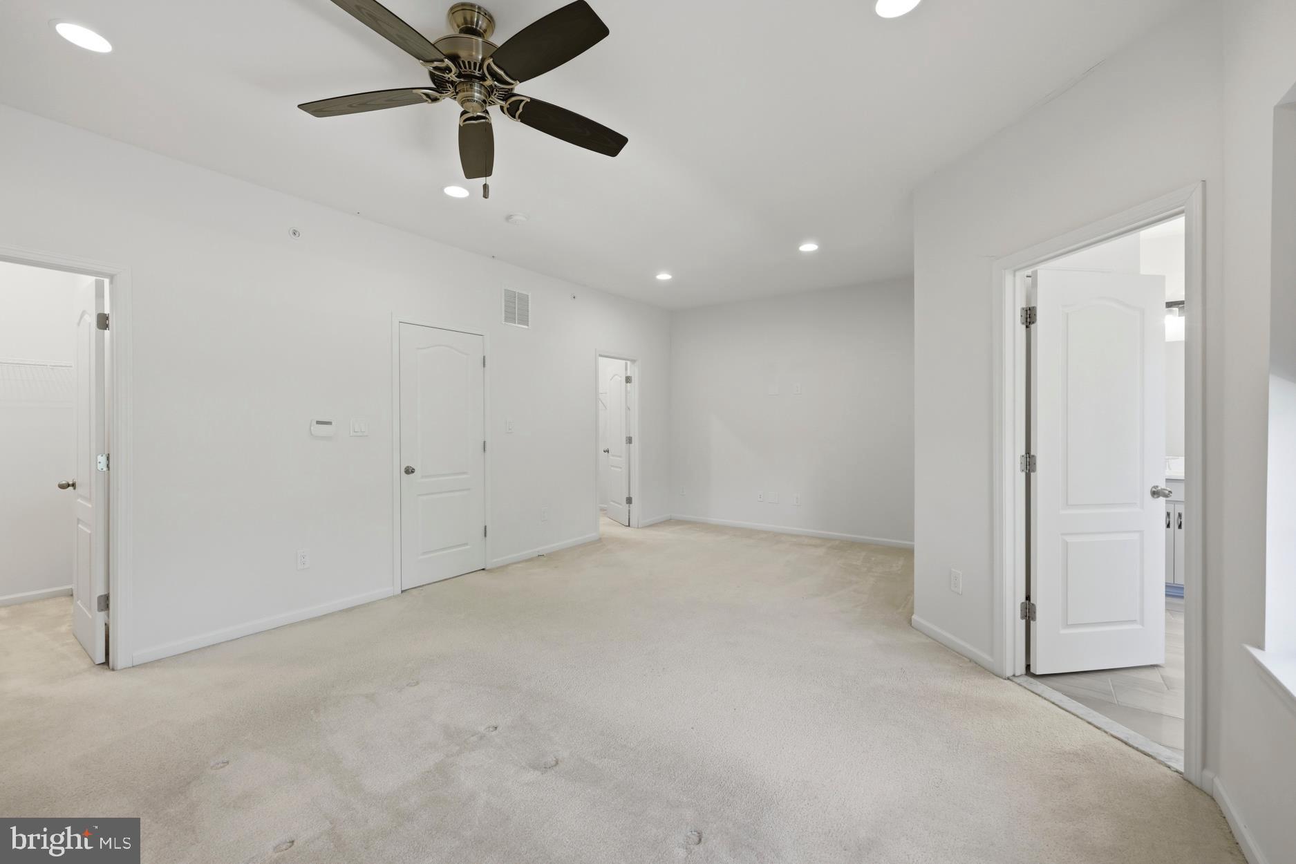 HIGH GROVE - Residential