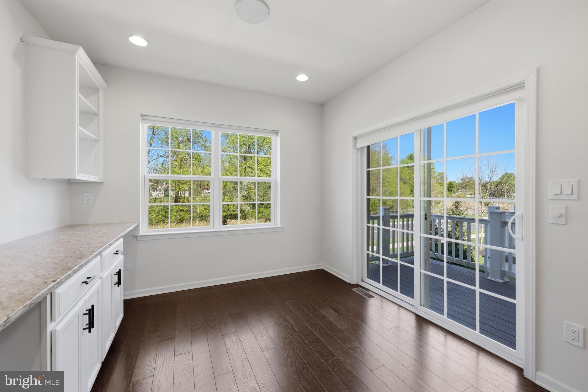 HIGH GROVE - Residential