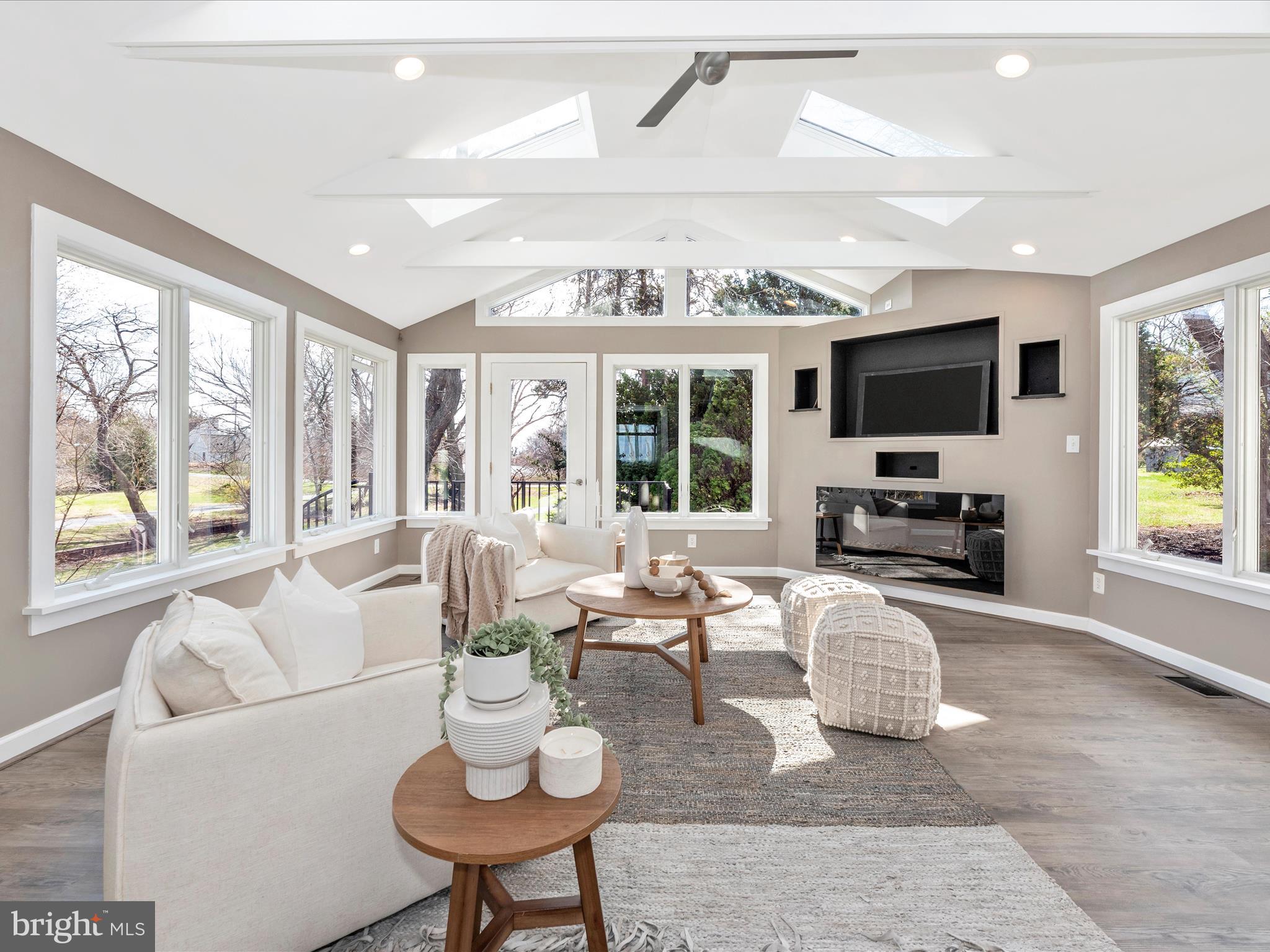 LOVE POINT - Residential