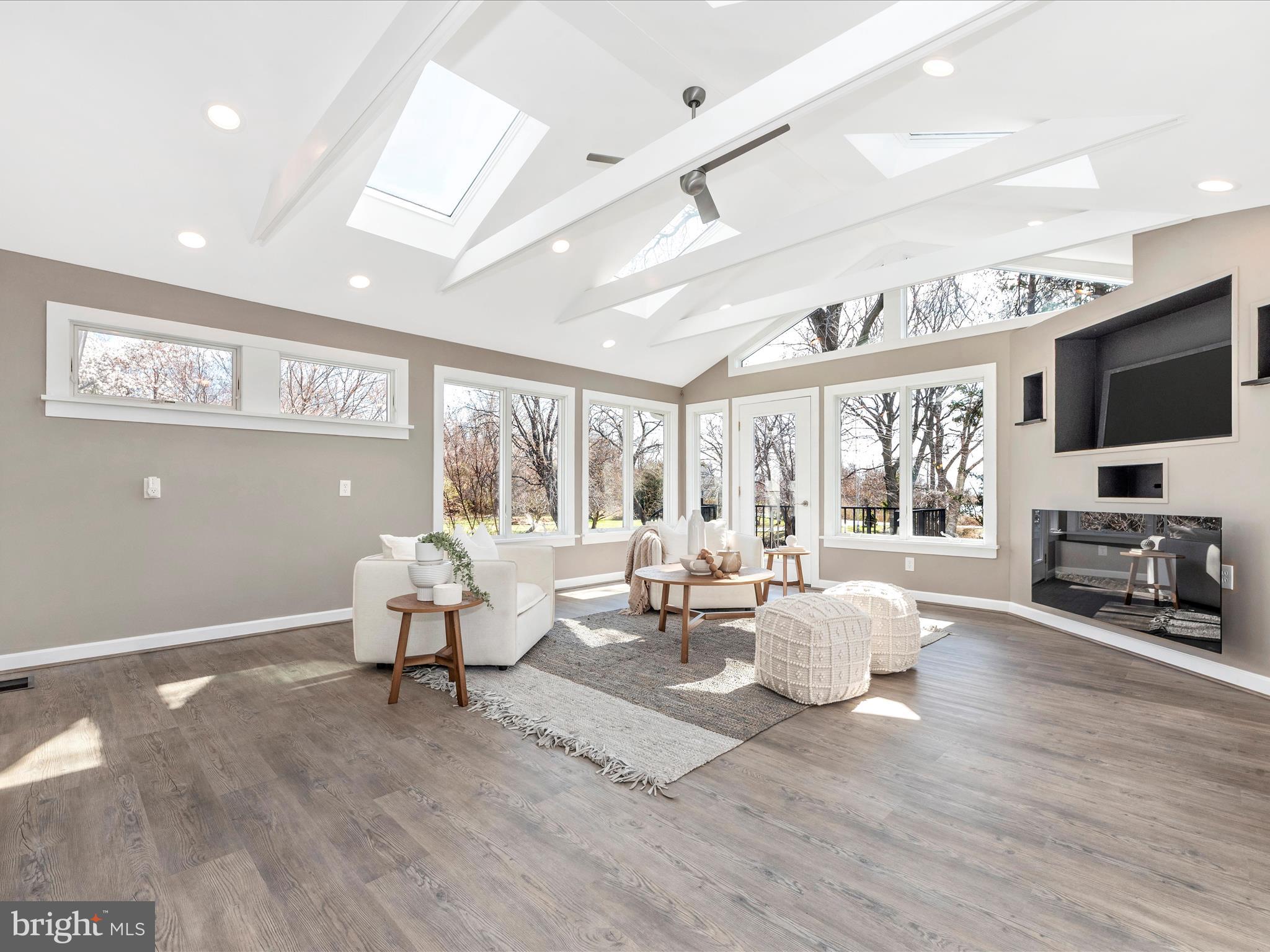 LOVE POINT - Residential