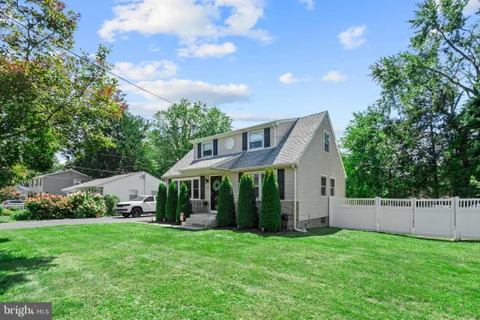 5 Langmoore Drive, Trenton, NJ MLS: NJME2083148