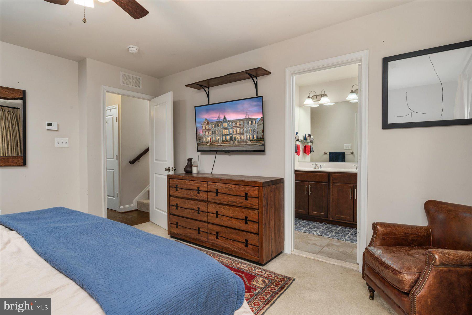 VILLAGE GREENS - Residential