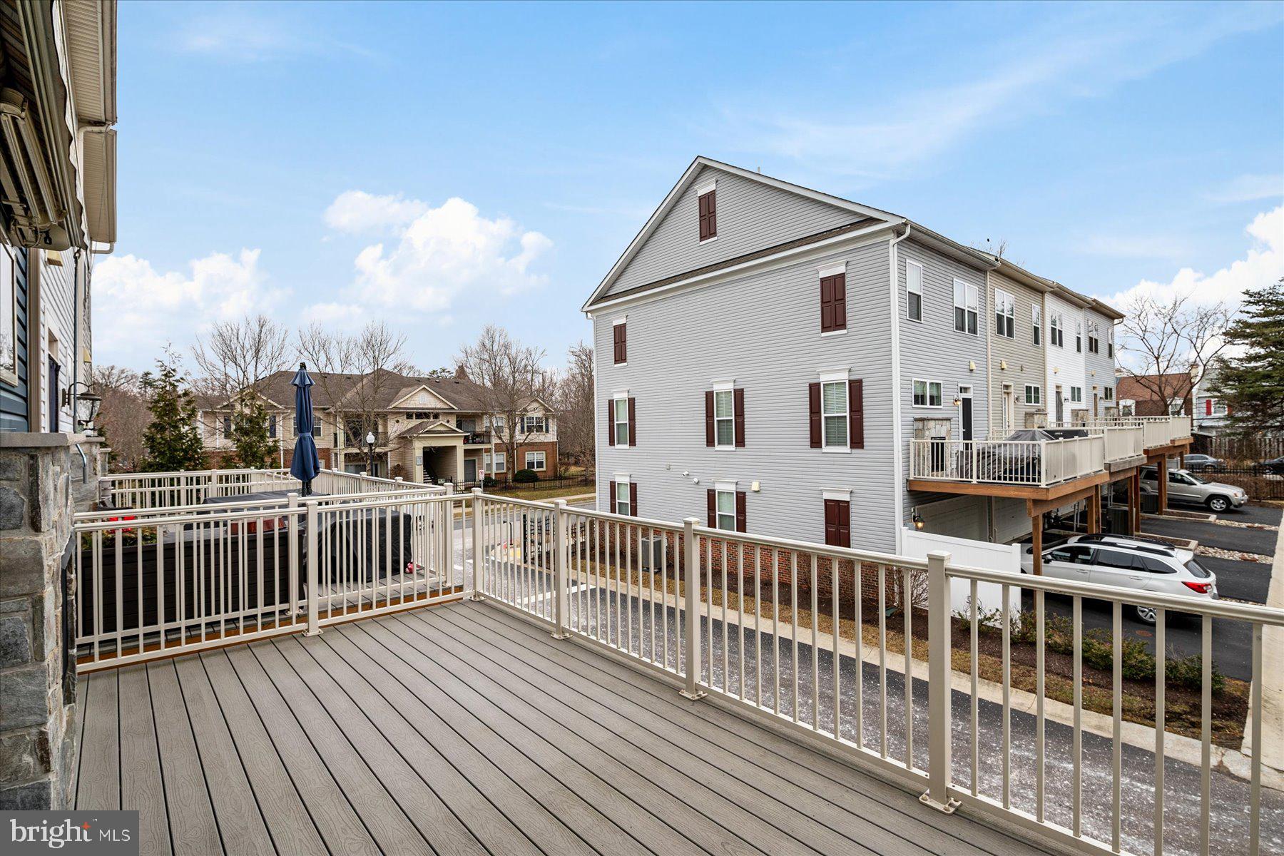 VILLAGE GREENS - Residential