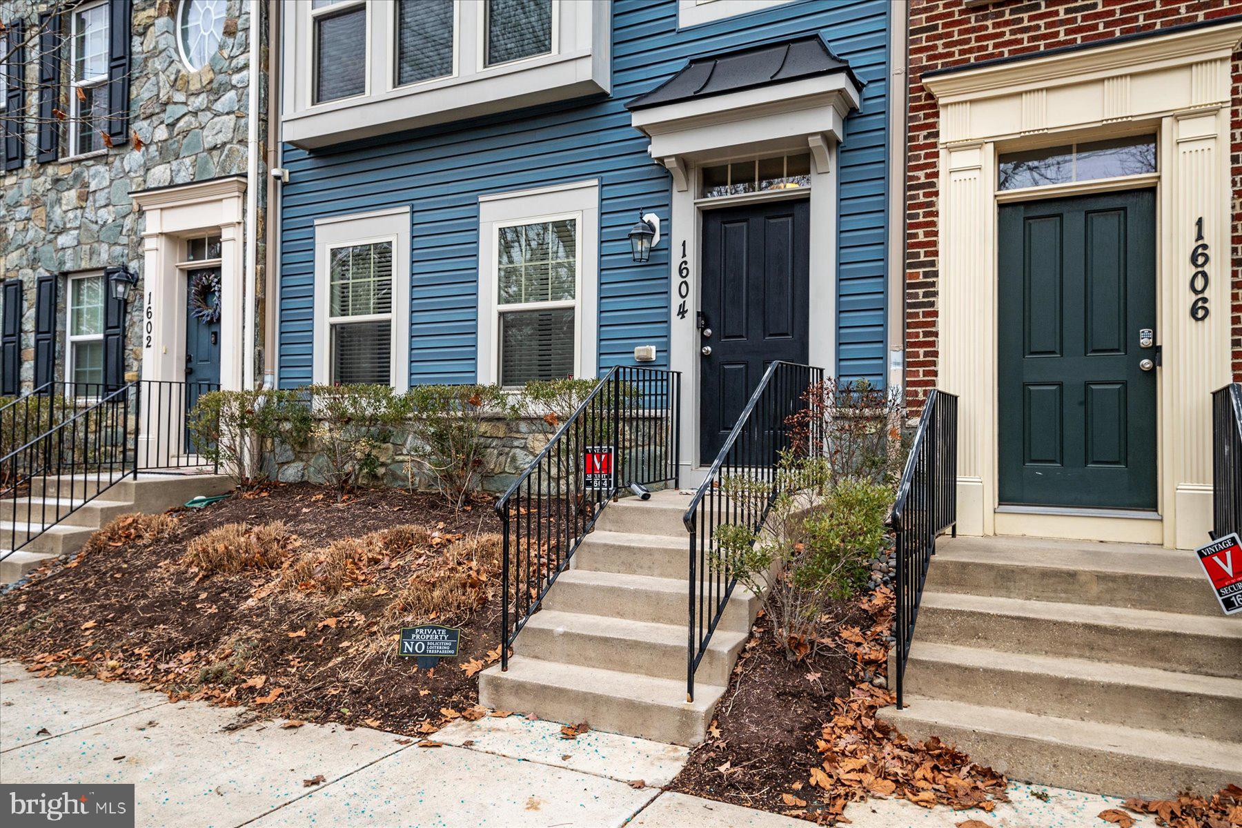 VILLAGE GREENS - Residential