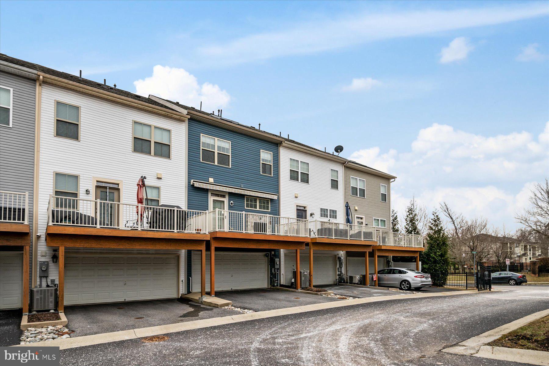 VILLAGE GREENS - Residential