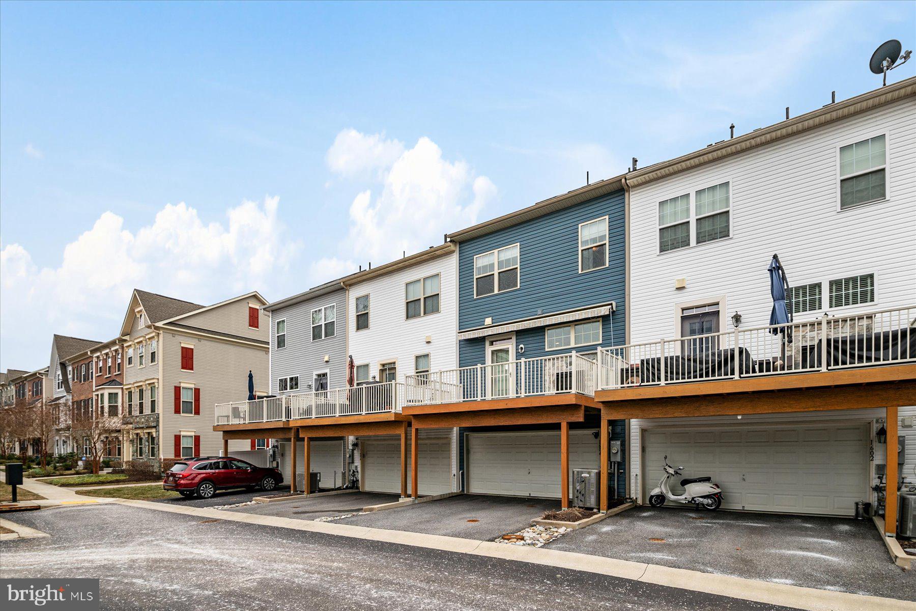 VILLAGE GREENS - Residential