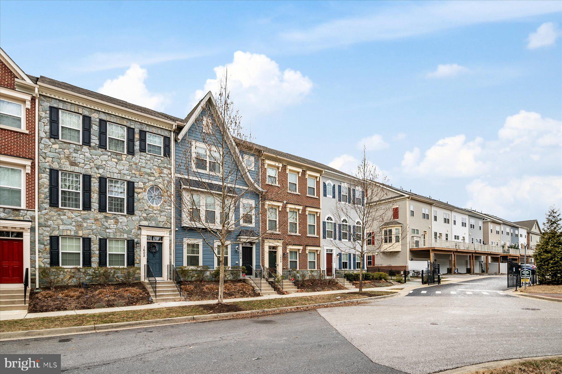 VILLAGE GREENS - Residential