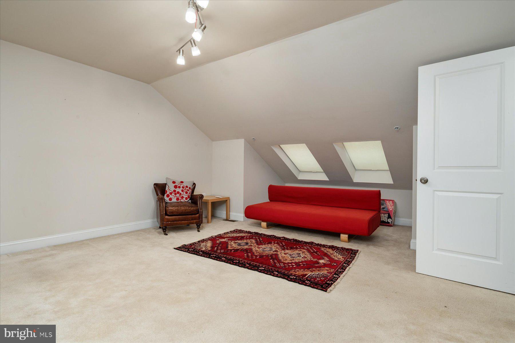 VILLAGE GREENS - Residential