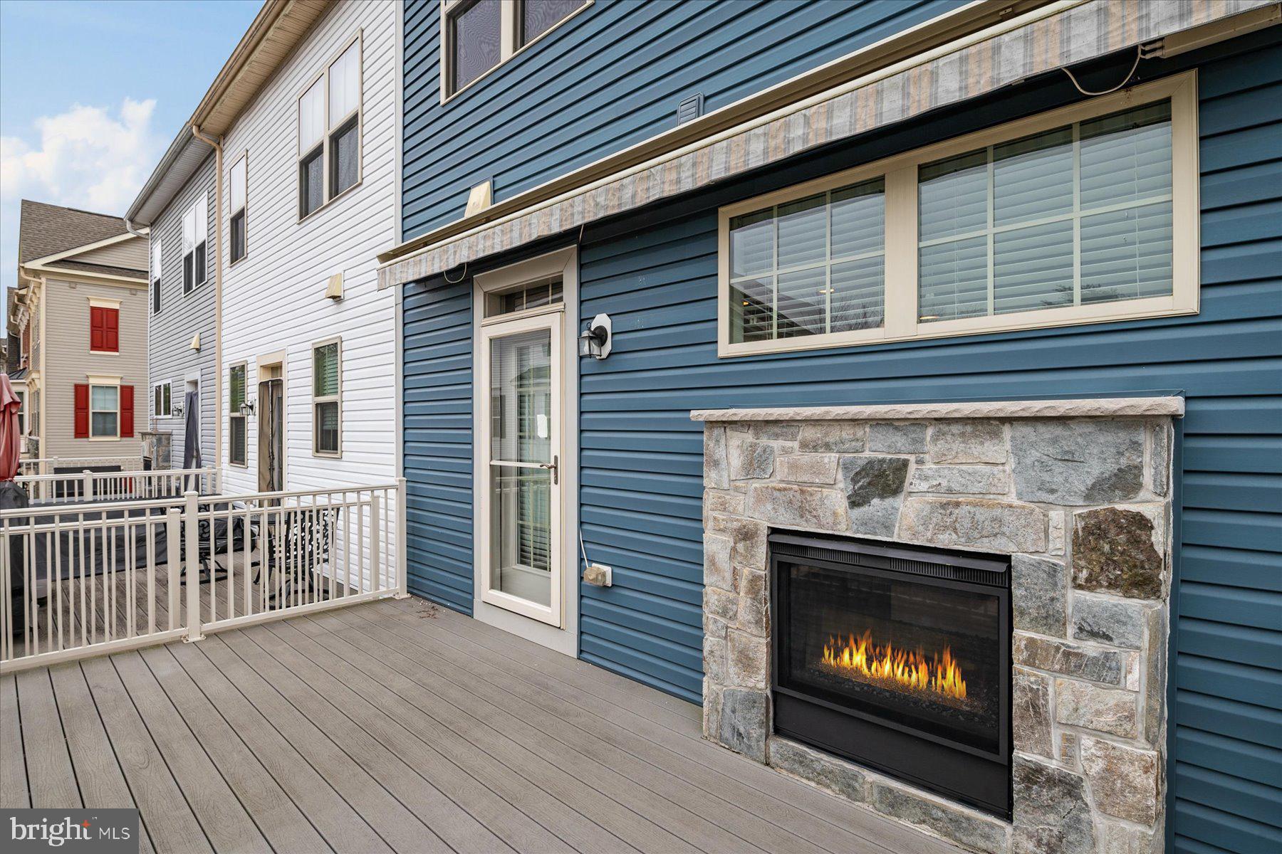 VILLAGE GREENS - Residential