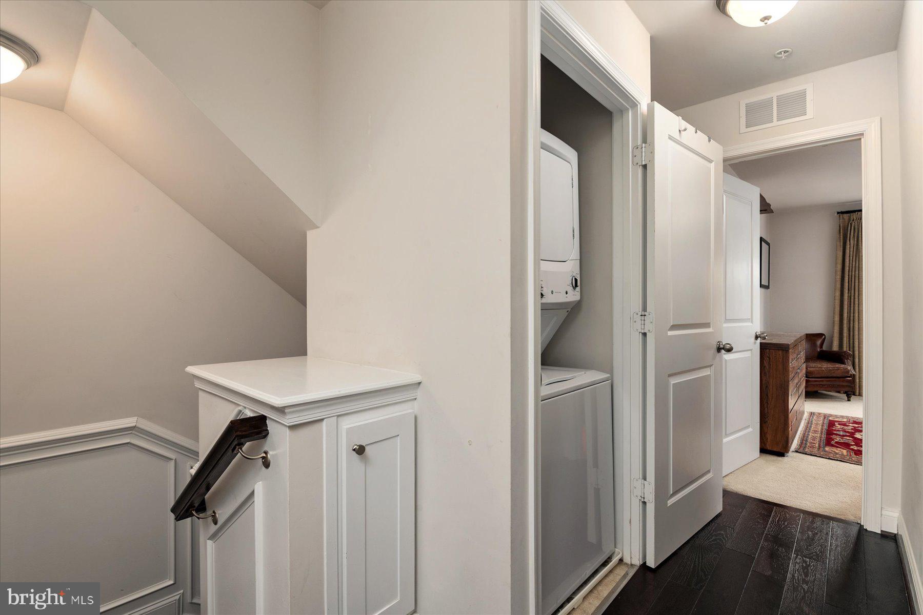 VILLAGE GREENS - Residential