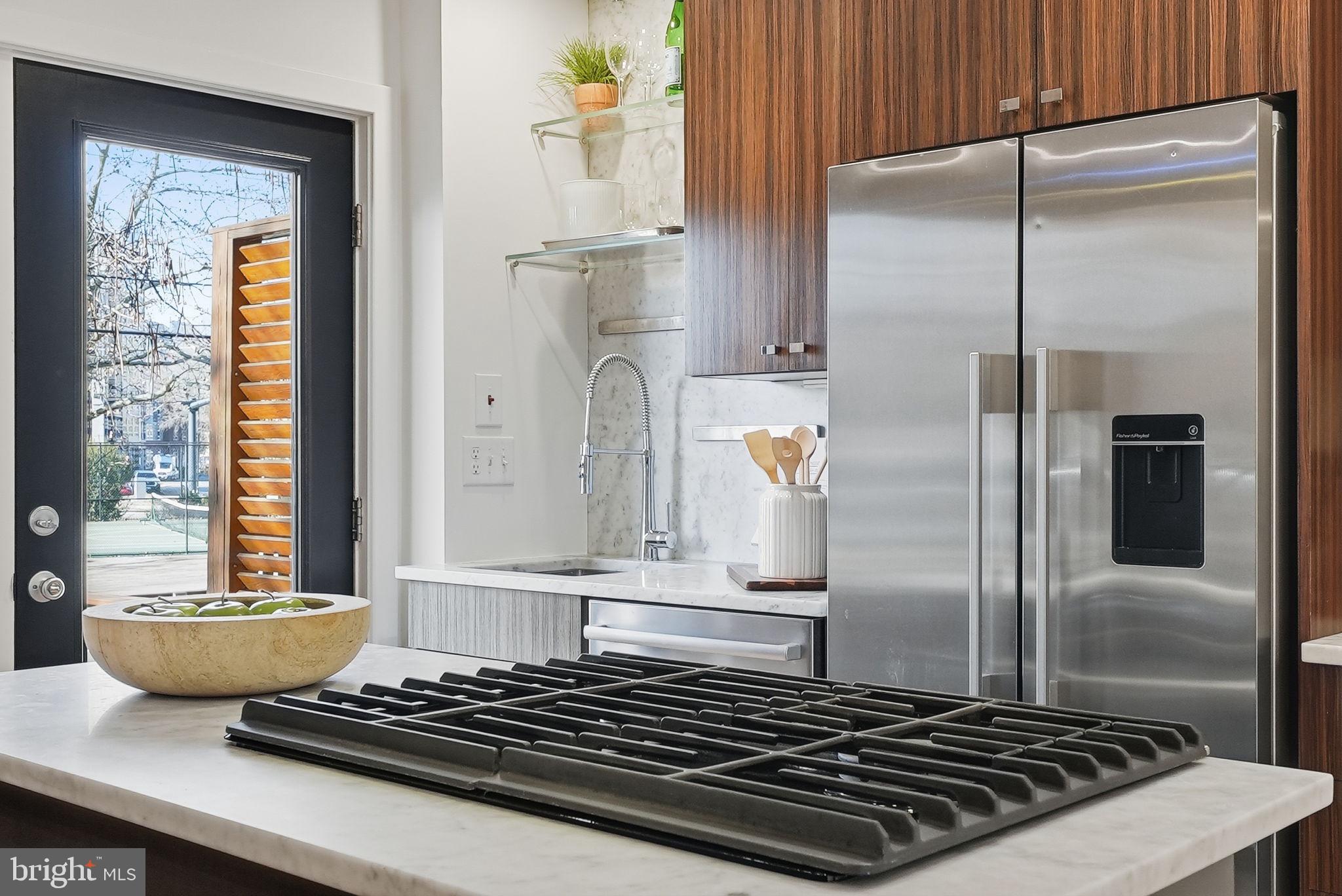 1130 COLONIAL AVENUE