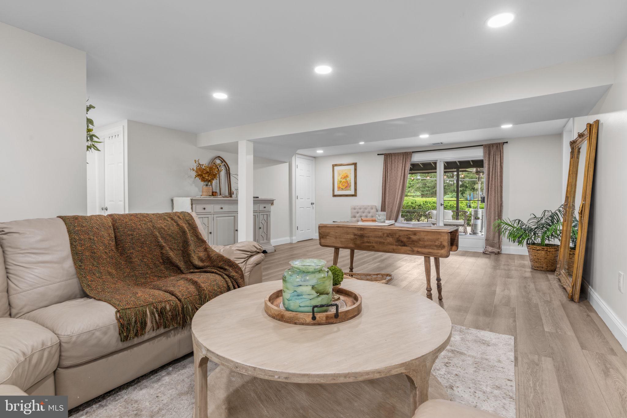 MAPLE GLEN - Residential