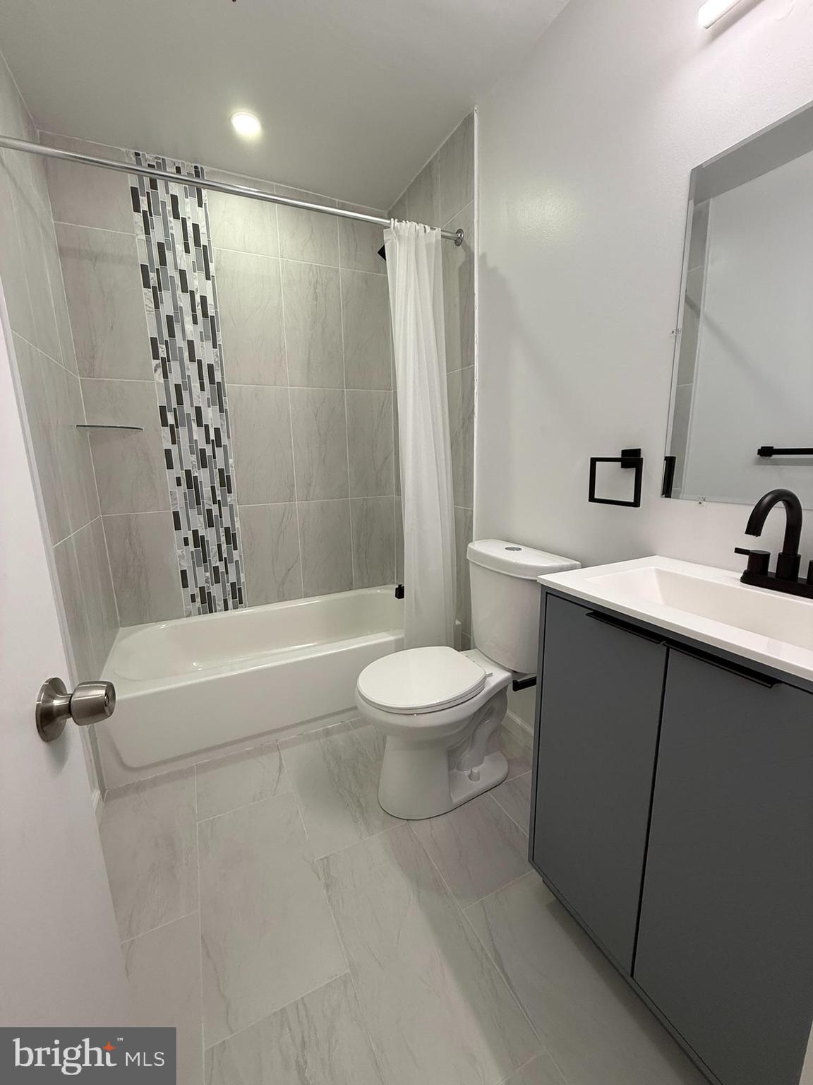 RHAWNHURST - Residential Lease