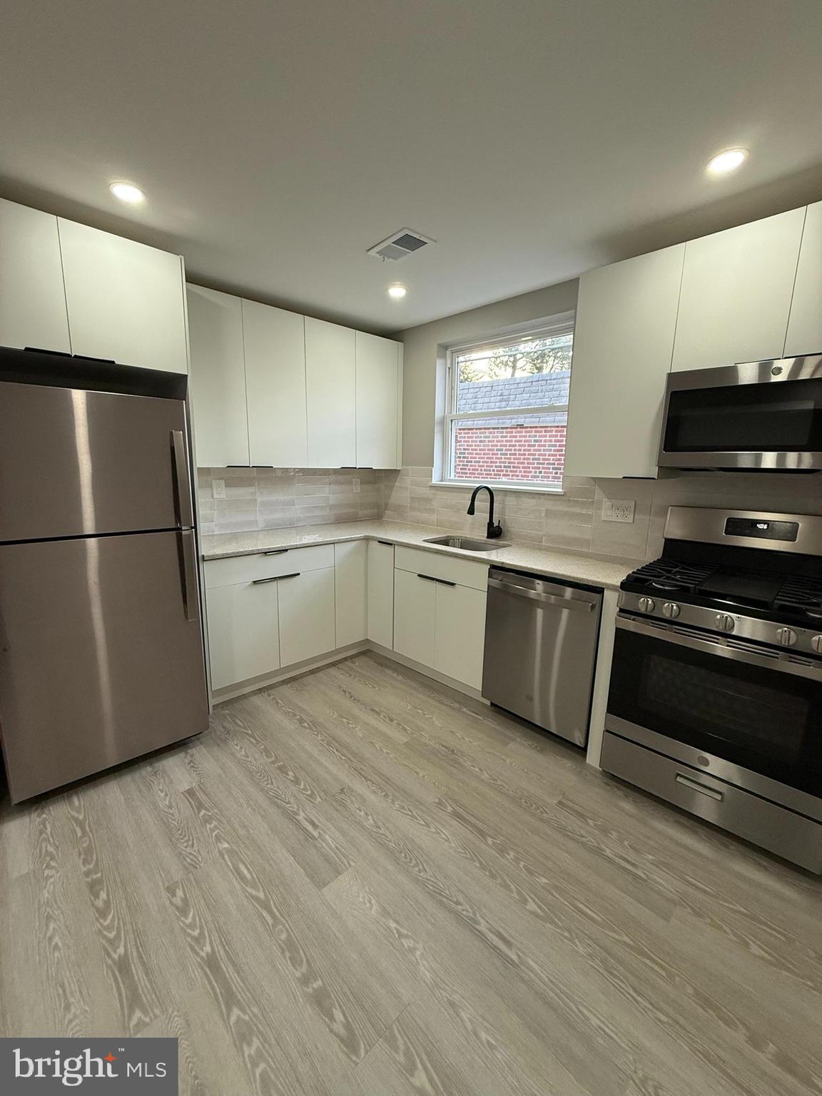 RHAWNHURST - Residential Lease