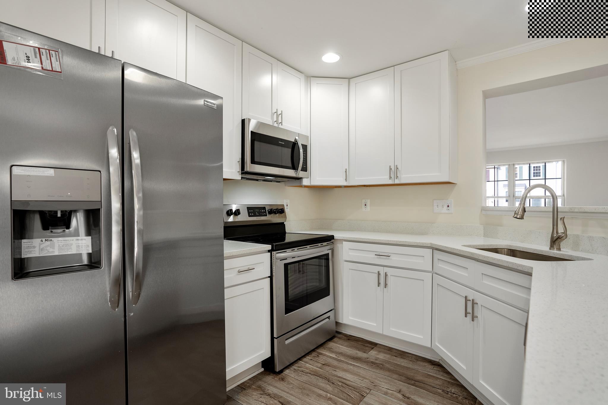 WAYSIDE VILLAGE - Residential