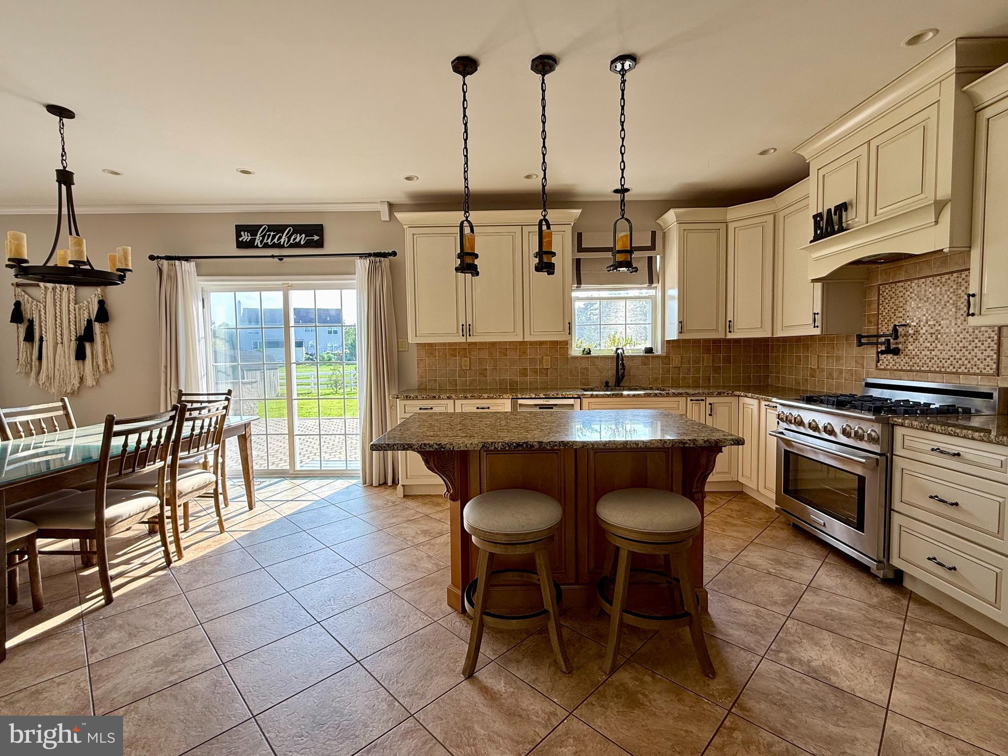 SCHWENKSVILLE - Residential