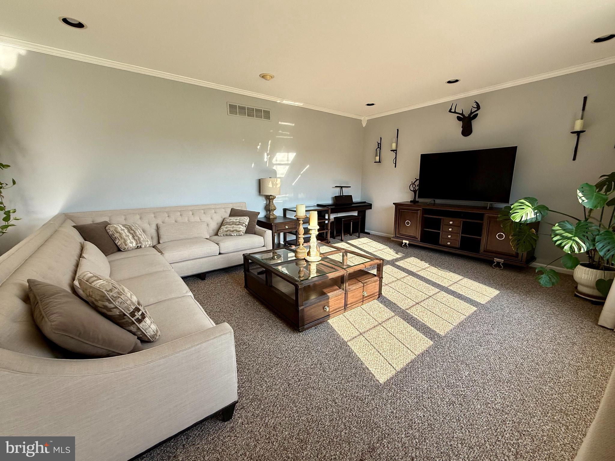 SCHWENKSVILLE - Residential