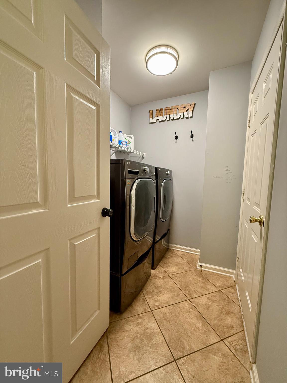 SCHWENKSVILLE - Residential