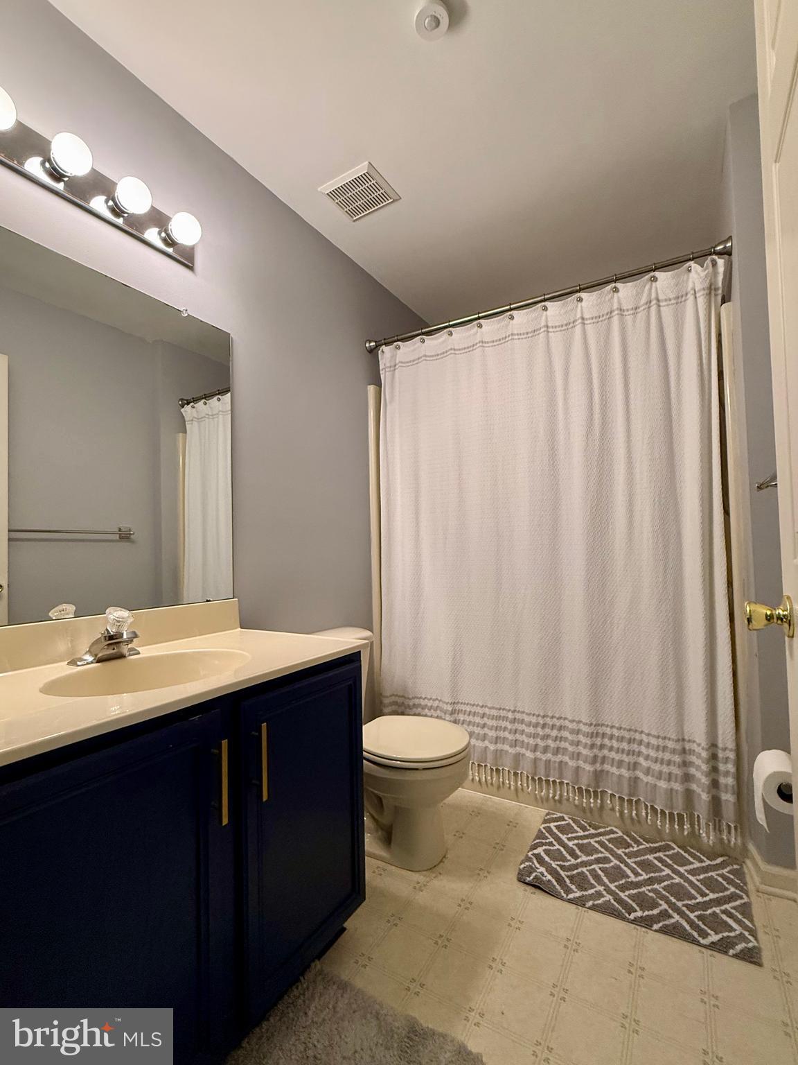 SCHWENKSVILLE - Residential