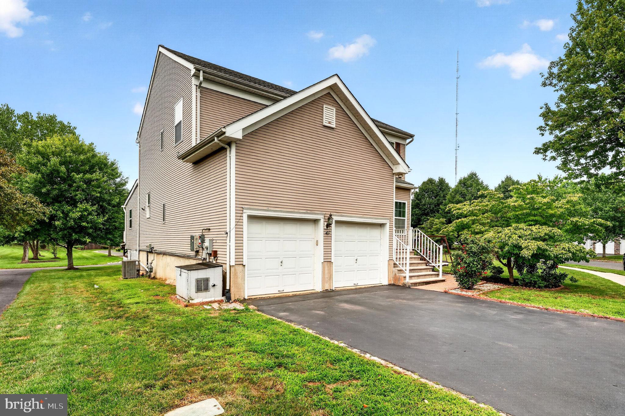 83 FOUNTAYNE LANE