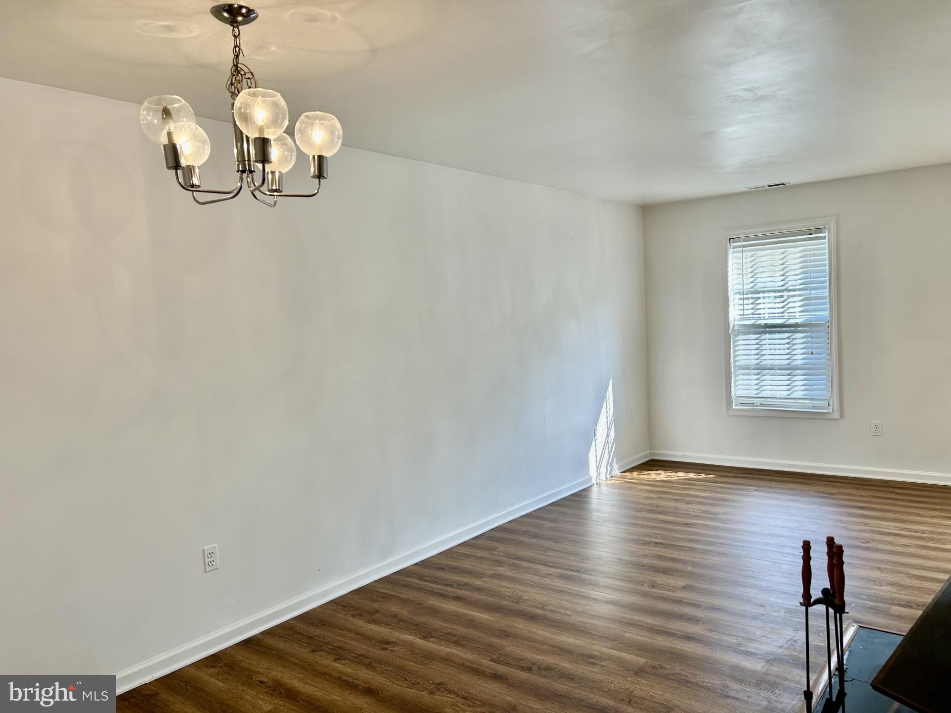 CROFTON MEWS CONDO - Residential Lease