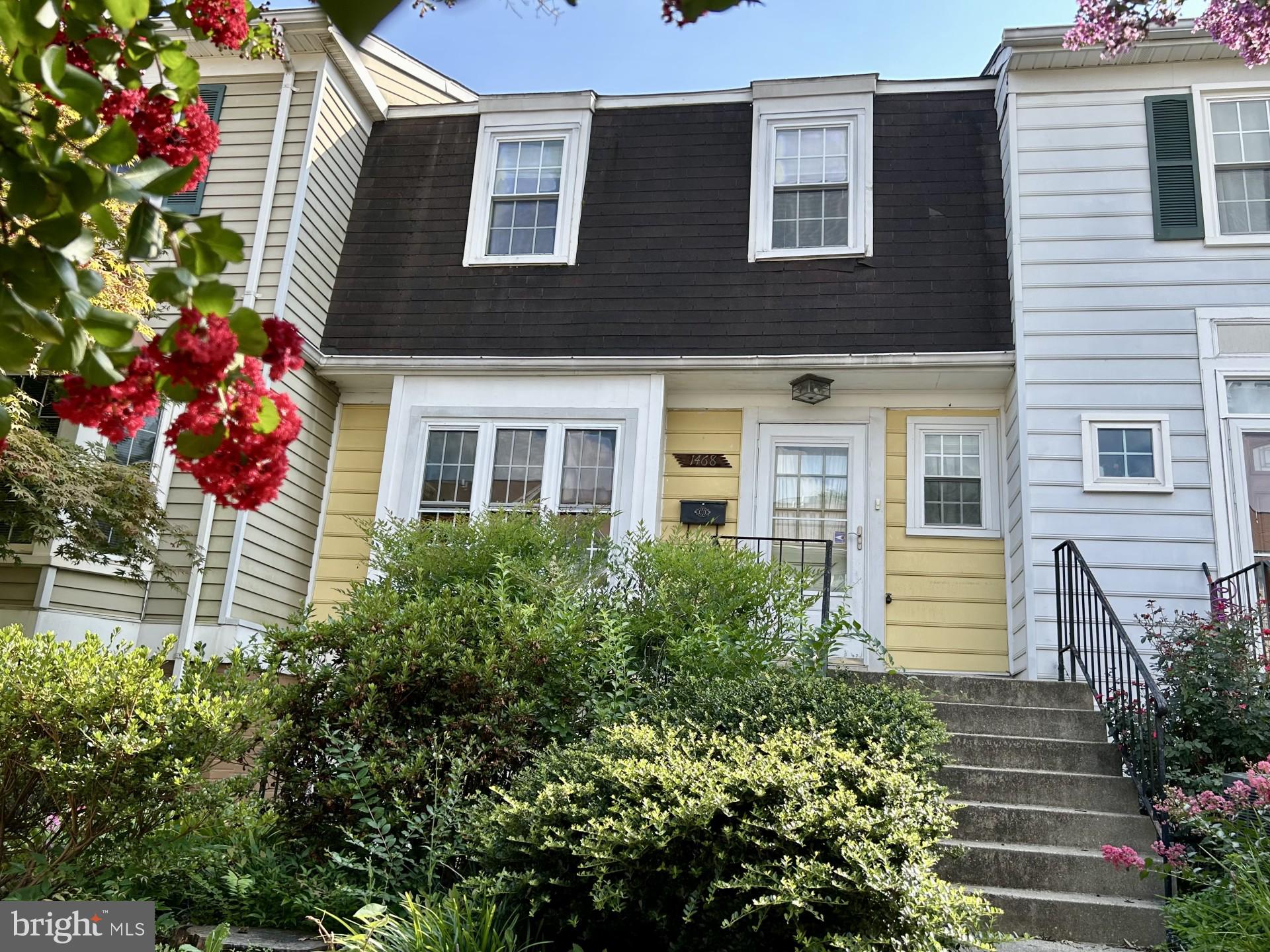 CROFTON MEWS CONDO - Residential Lease