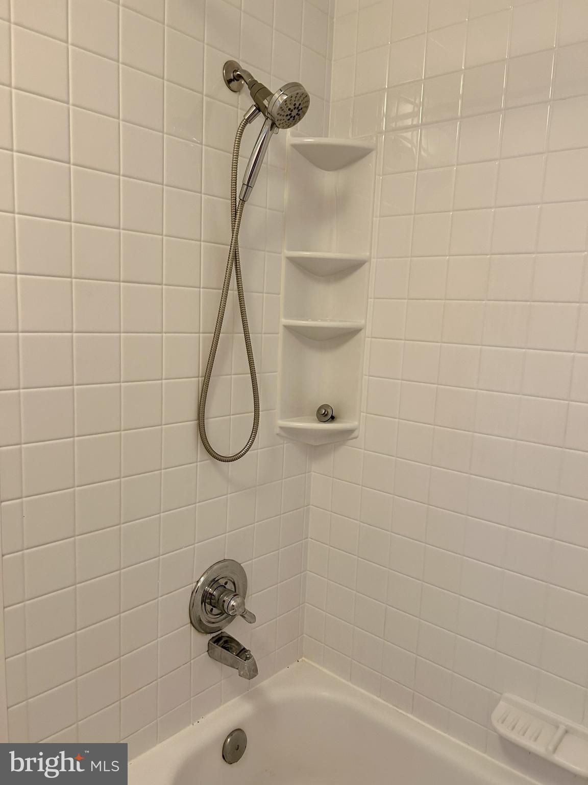 CROFTON MEWS CONDO - Residential Lease