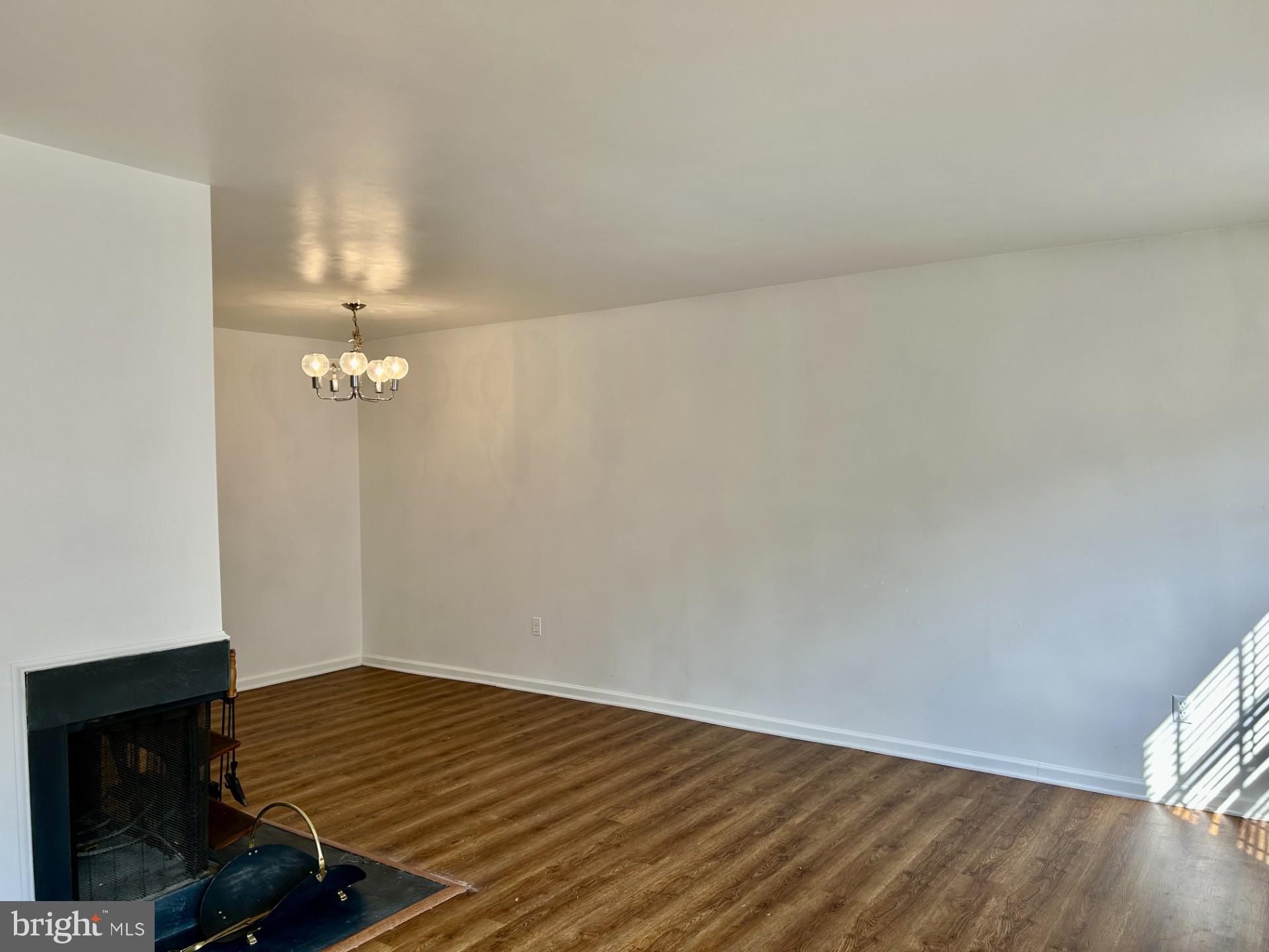 CROFTON MEWS CONDO - Residential Lease