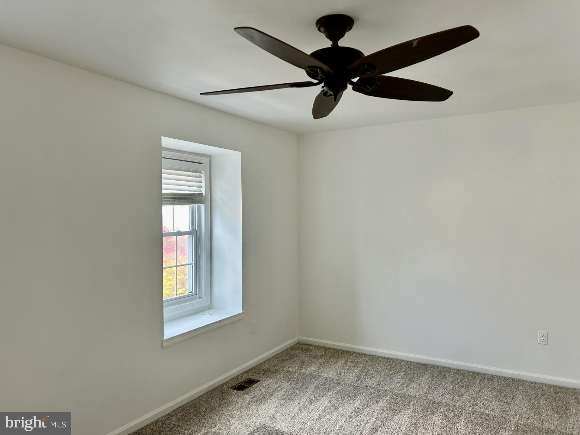 CROFTON MEWS CONDO - Residential Lease