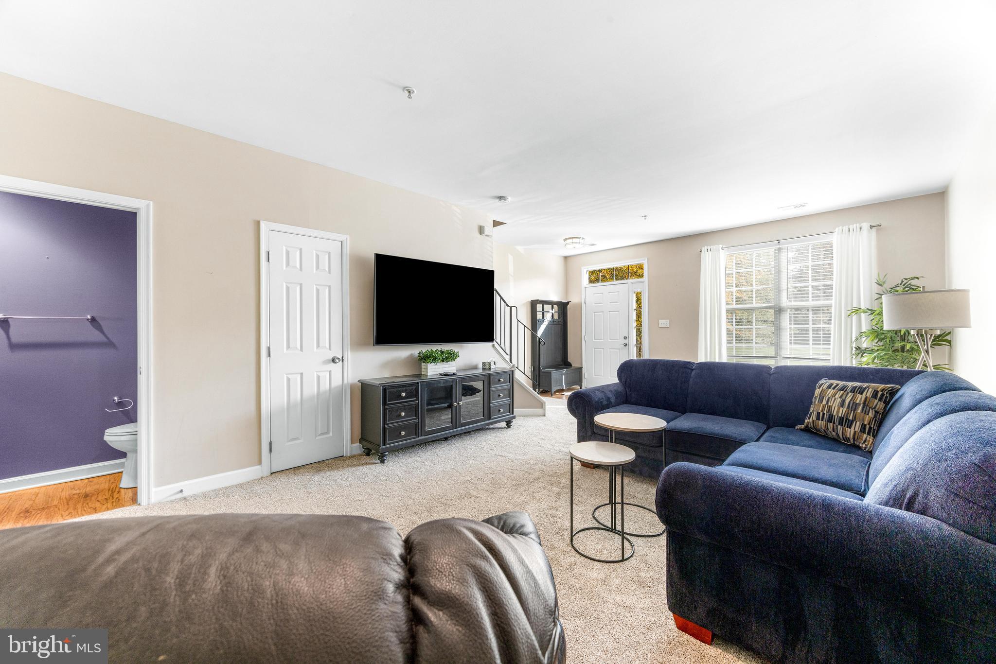 8656 WILLOW LEAF LANE