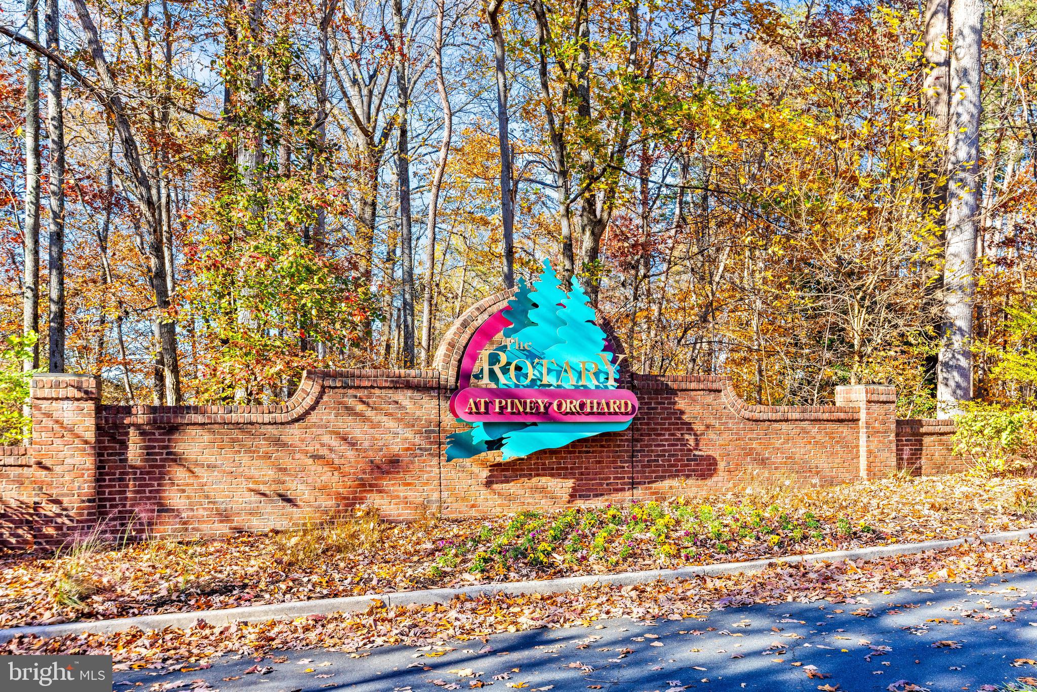 PINEY ORCHARD - Residential