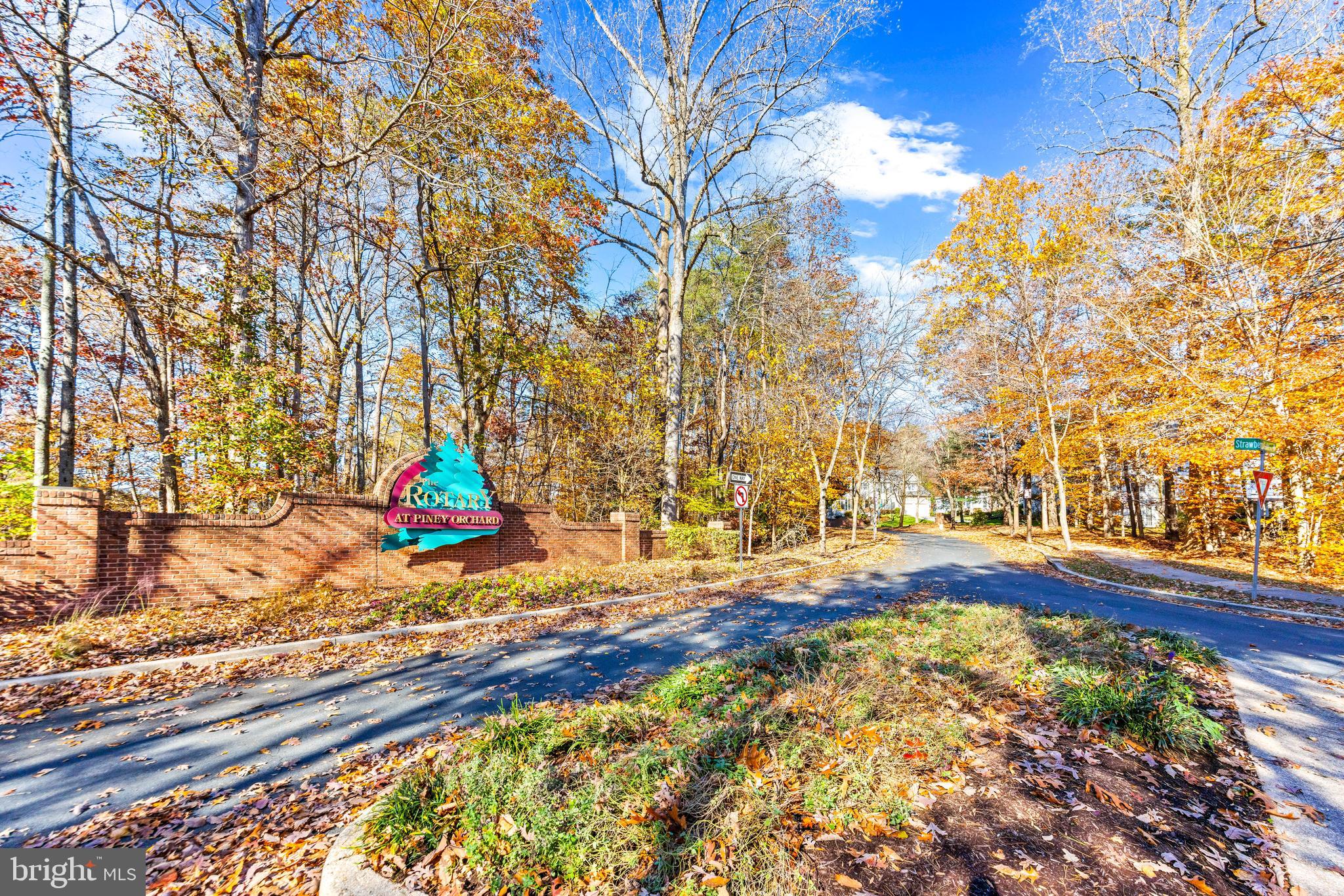 PINEY ORCHARD - Residential