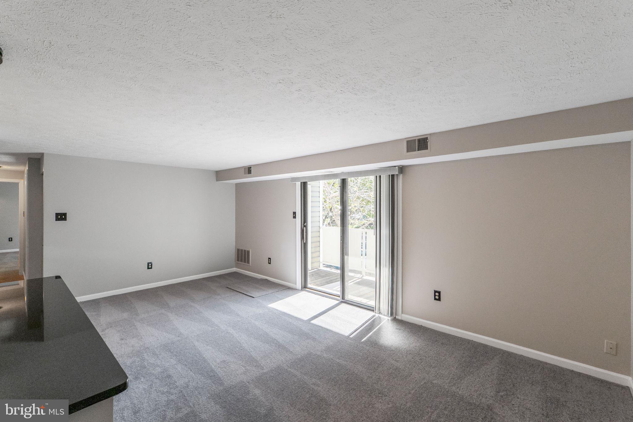 KNOLLS AT NORTH LAKE CONDOMINIUM - Residential