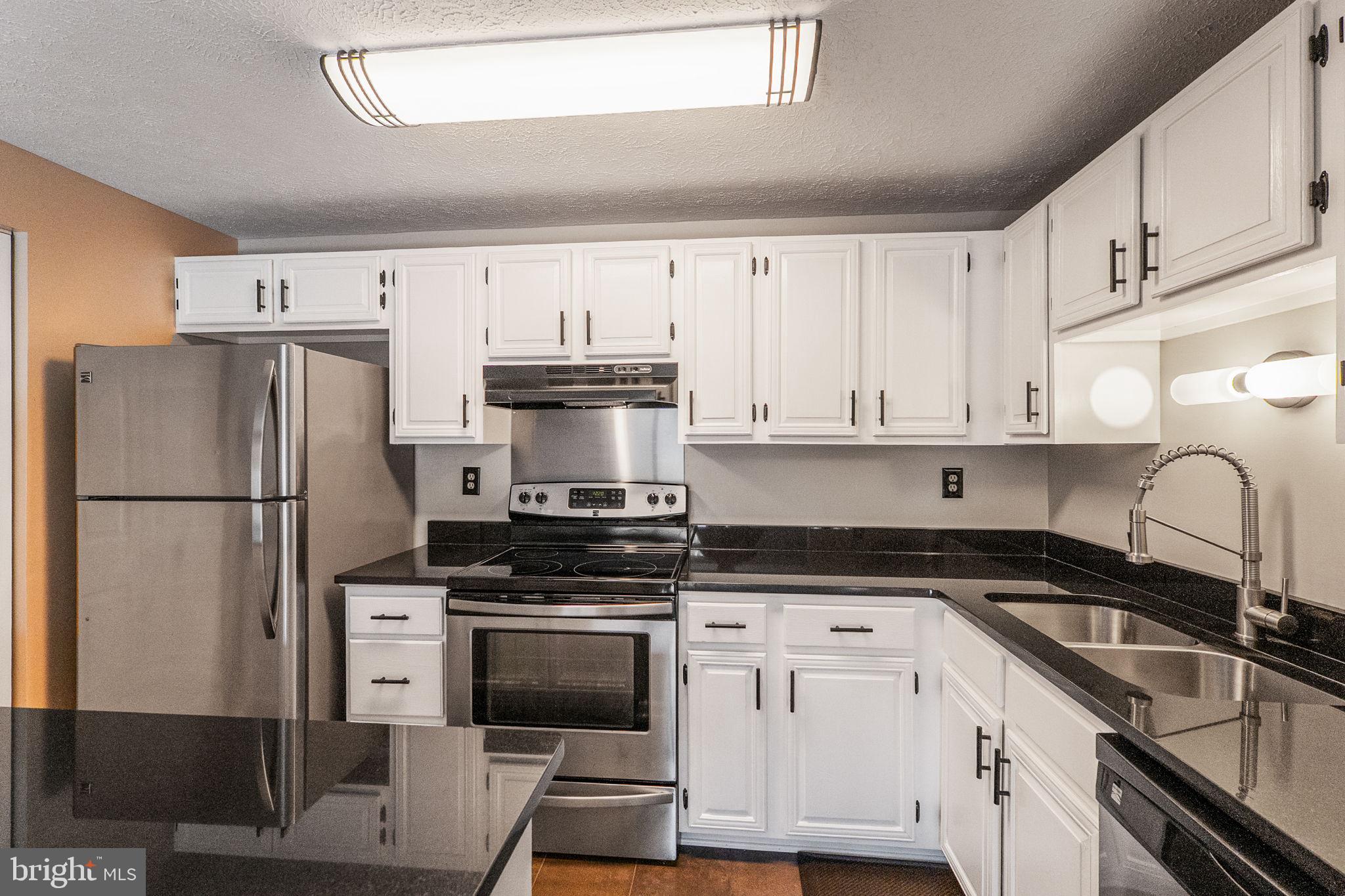 KNOLLS AT NORTH LAKE CONDOMINIUM - Residential