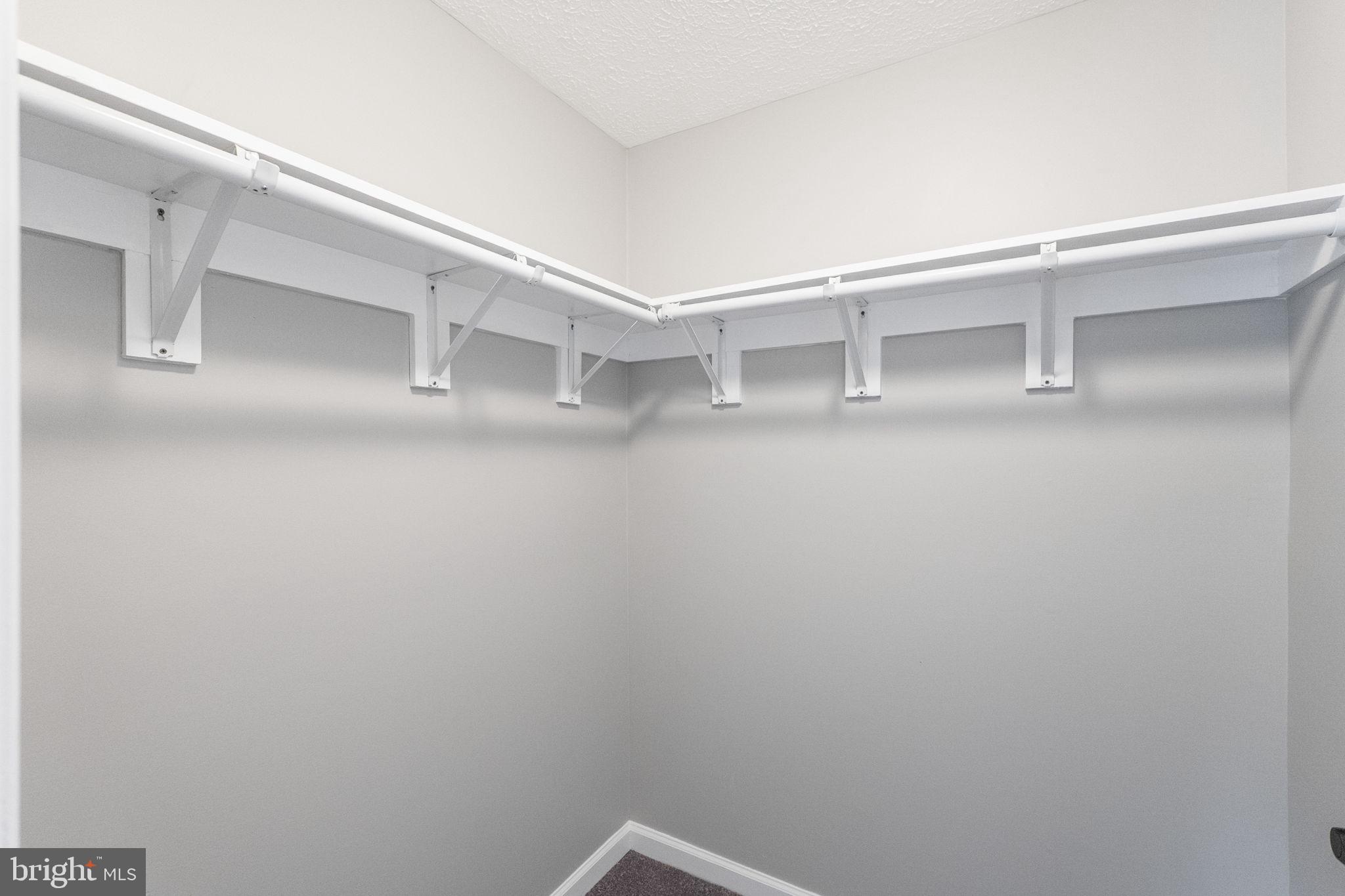 KNOLLS AT NORTH LAKE CONDOMINIUM - Residential