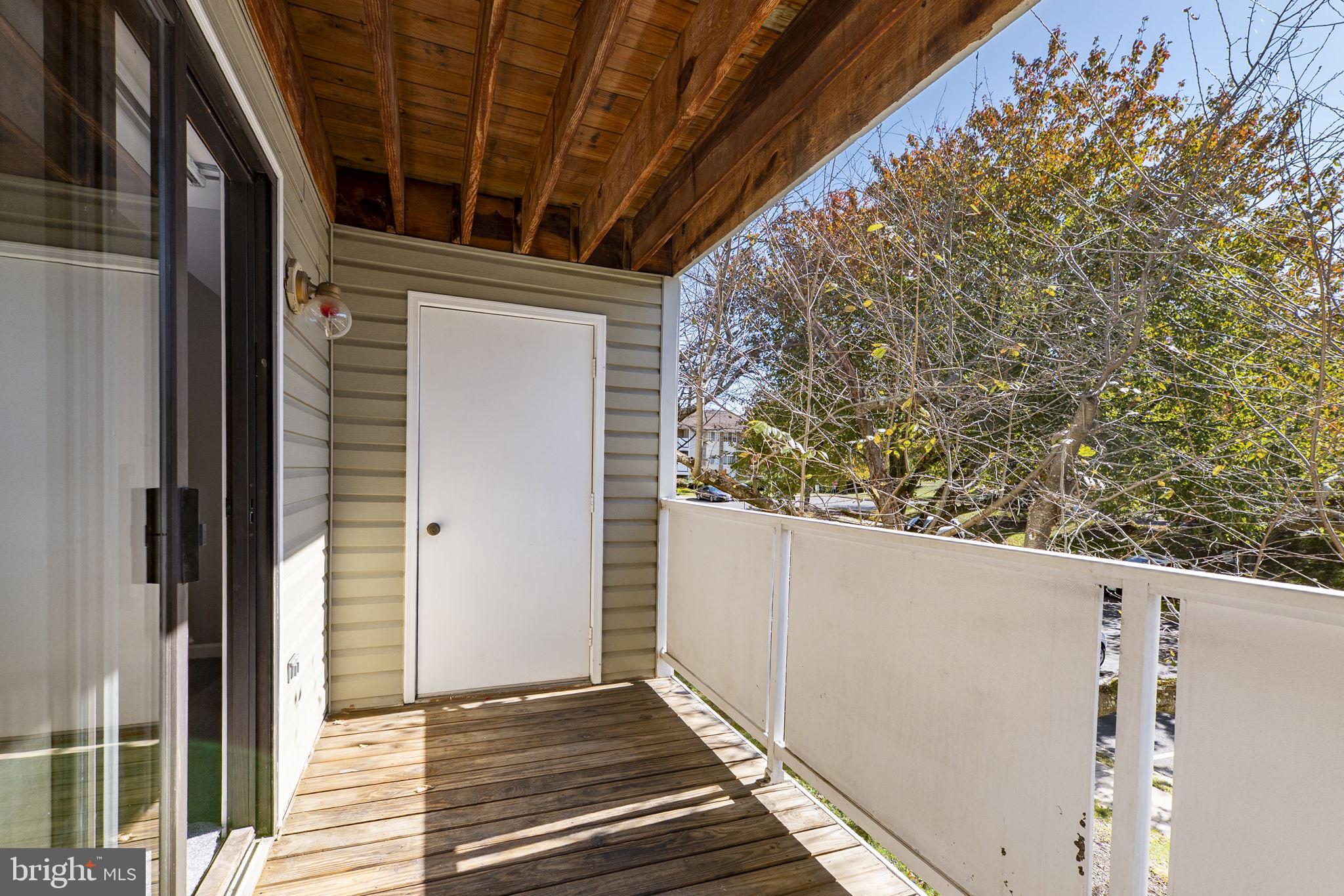 KNOLLS AT NORTH LAKE CONDOMINIUM - Residential