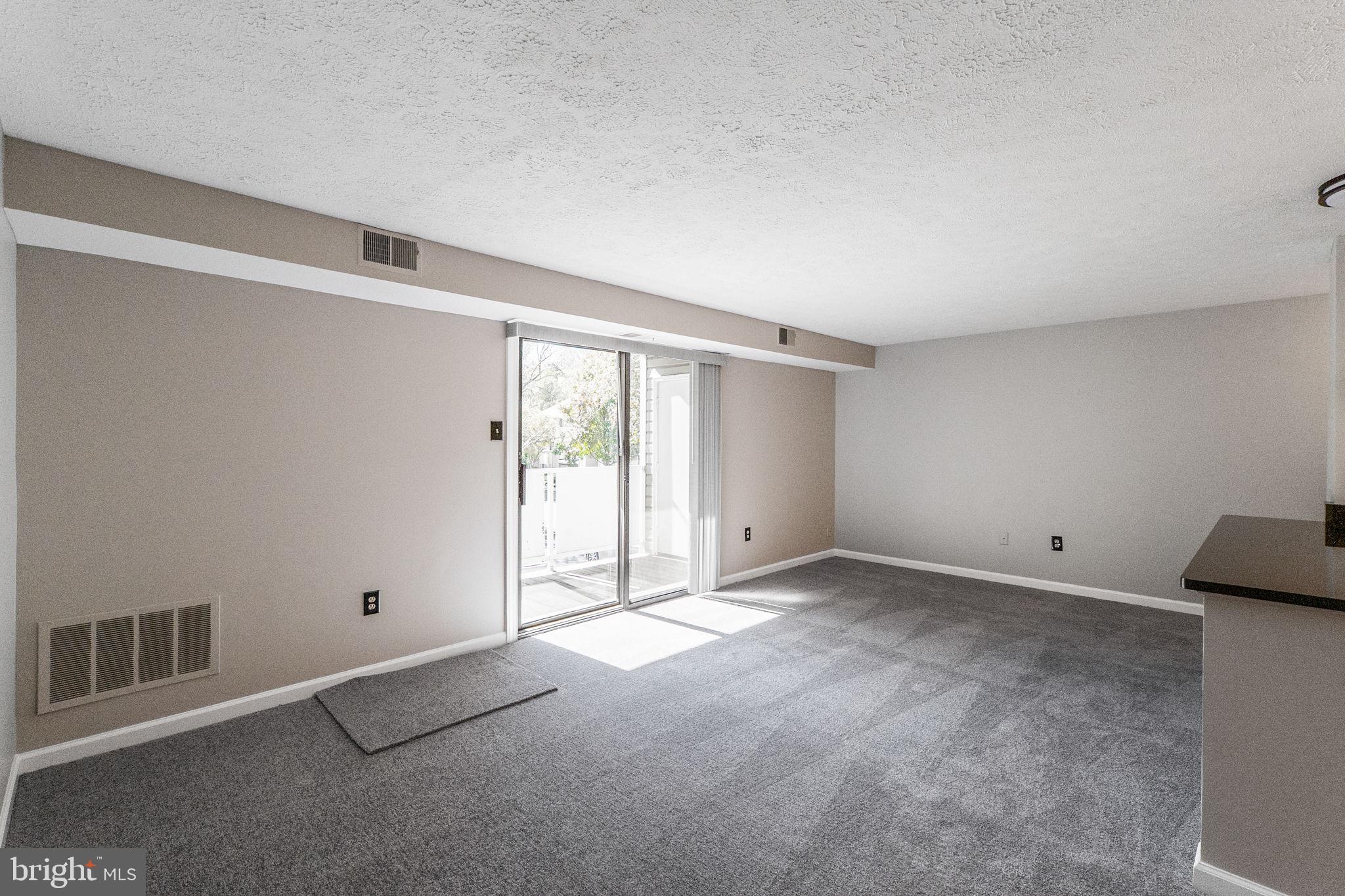 KNOLLS AT NORTH LAKE CONDOMINIUM - Residential